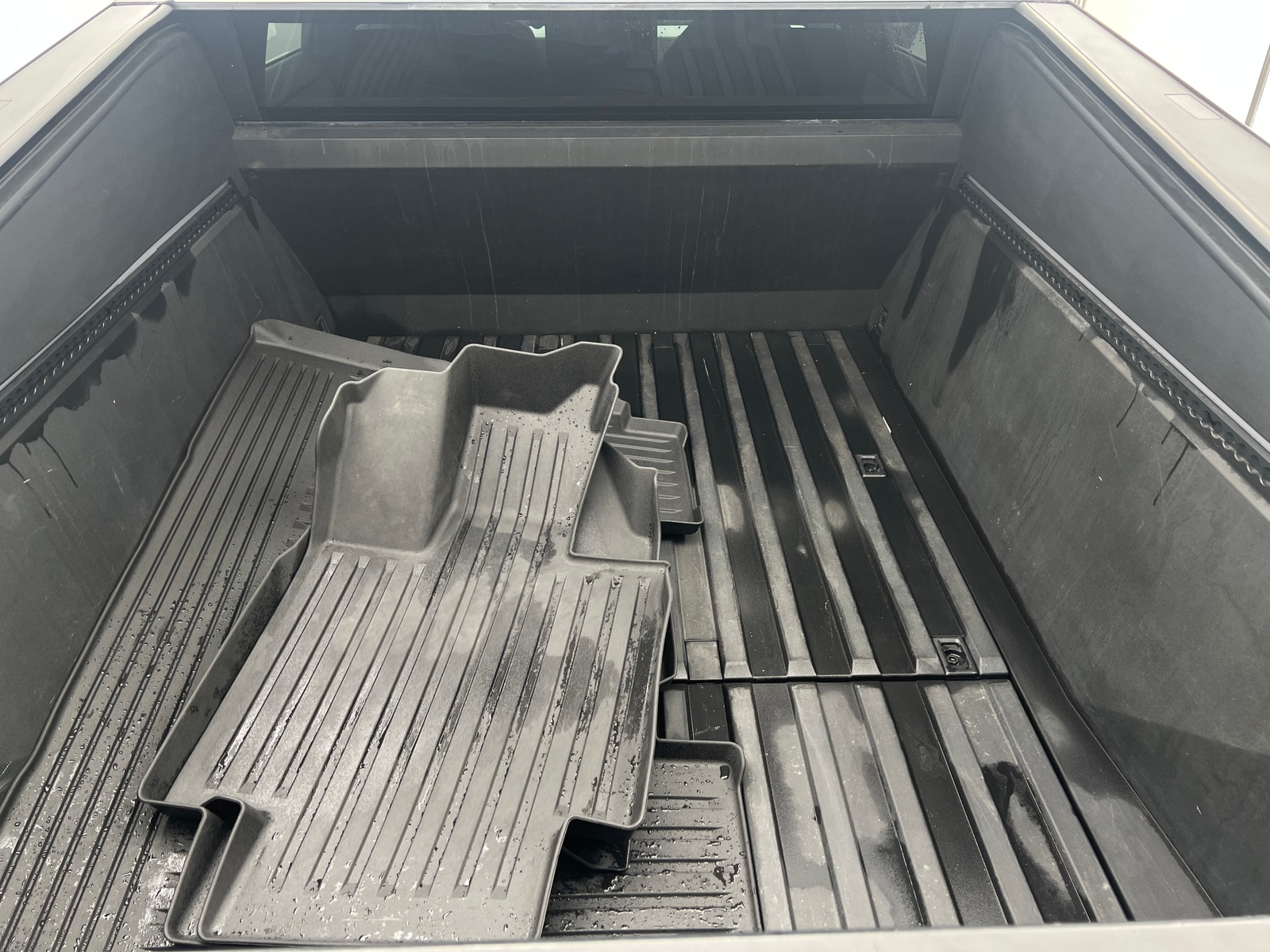 Thumbnail: 2024 Tesla Cybertruck - 6