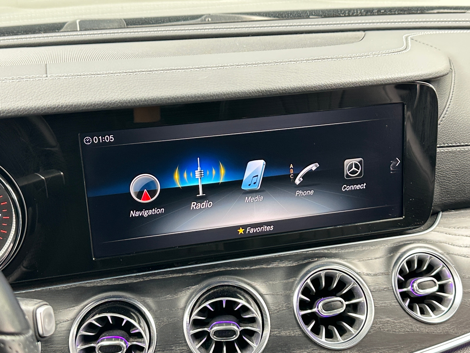 Thumbnail: 2019 Mercedes-Benz E-Class - 2