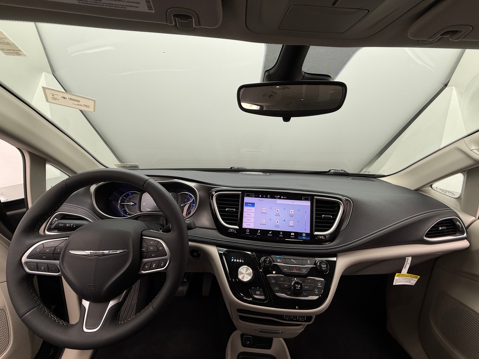 Thumbnail: 2023 Chrysler Pacifica - 2