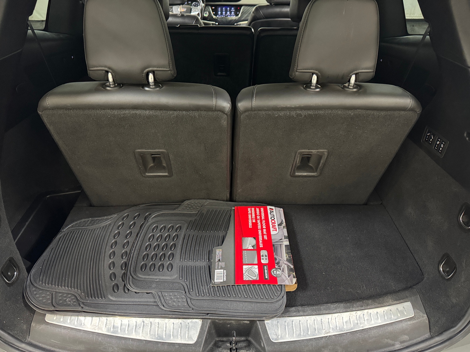 Thumbnail: 2023 Cadillac XT6 - 6