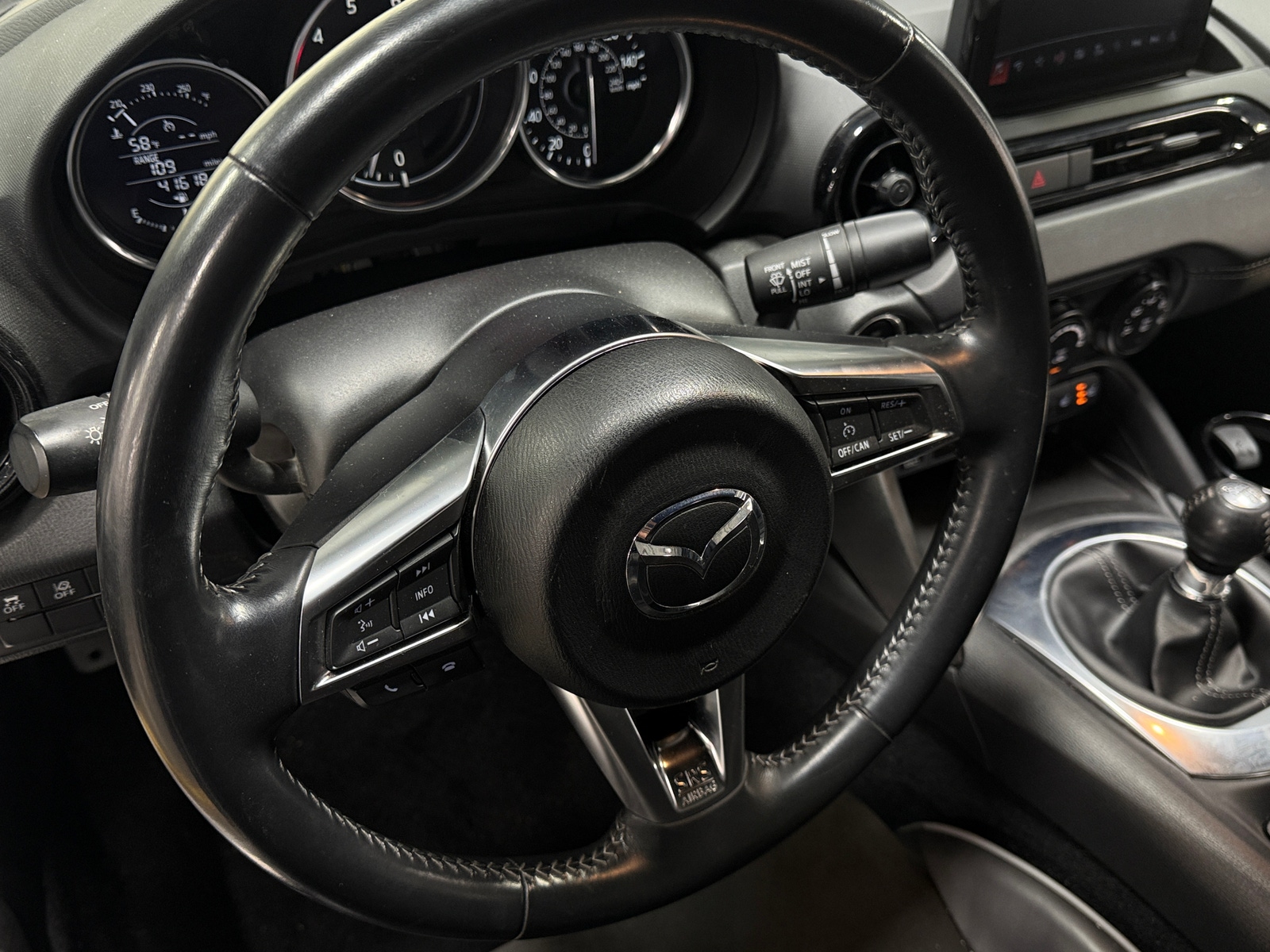 Thumbnail: 2022 Mazda MX-5 Miata - 5