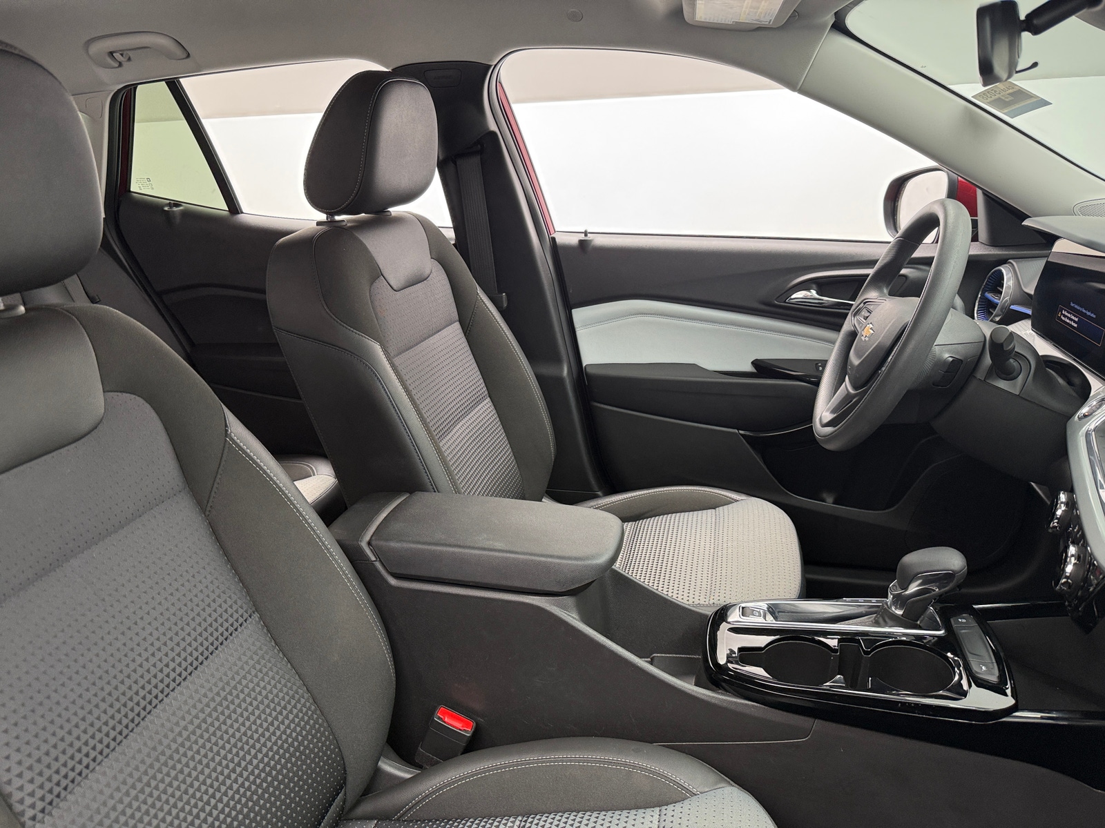 Thumbnail: 2025 Chevrolet Trax - 2