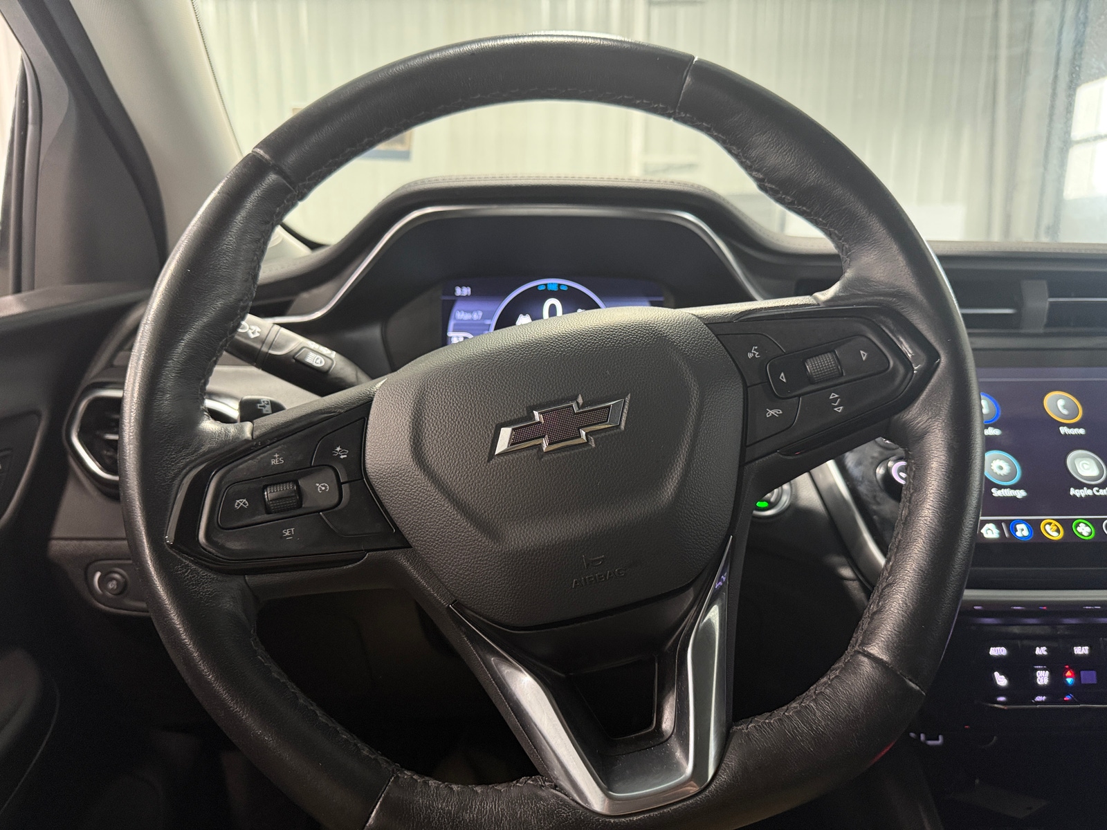 Thumbnail: 2023 Chevrolet Bolt EUV - 5