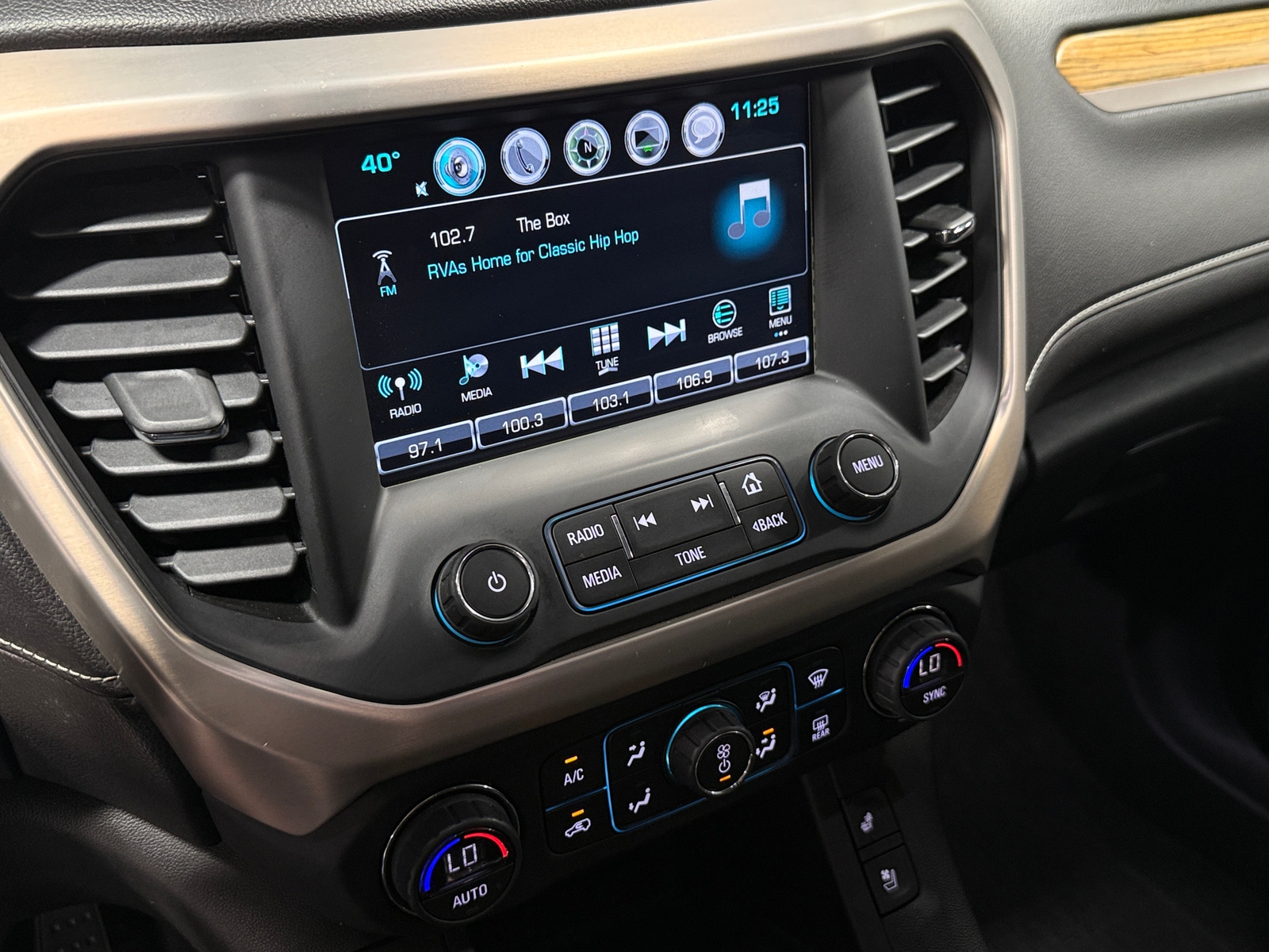 Thumbnail: 2017 GMC Acadia - 3