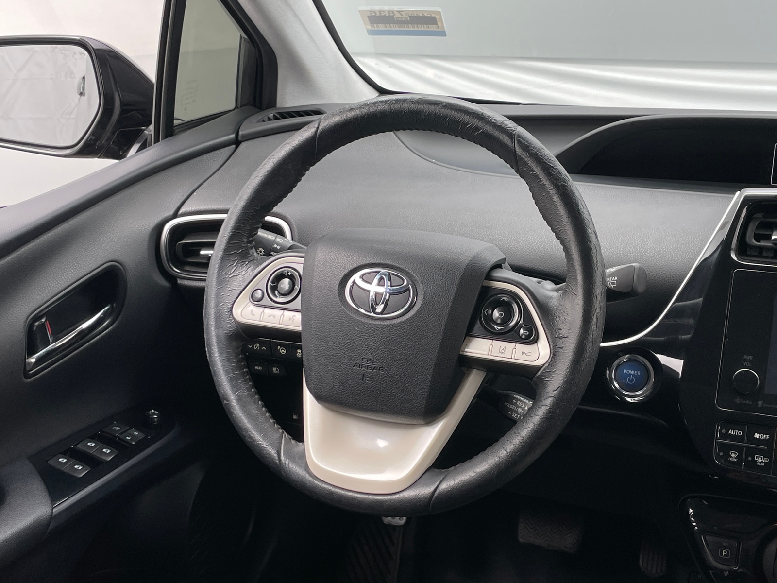 Thumbnail: 2016 Toyota Prius - 5