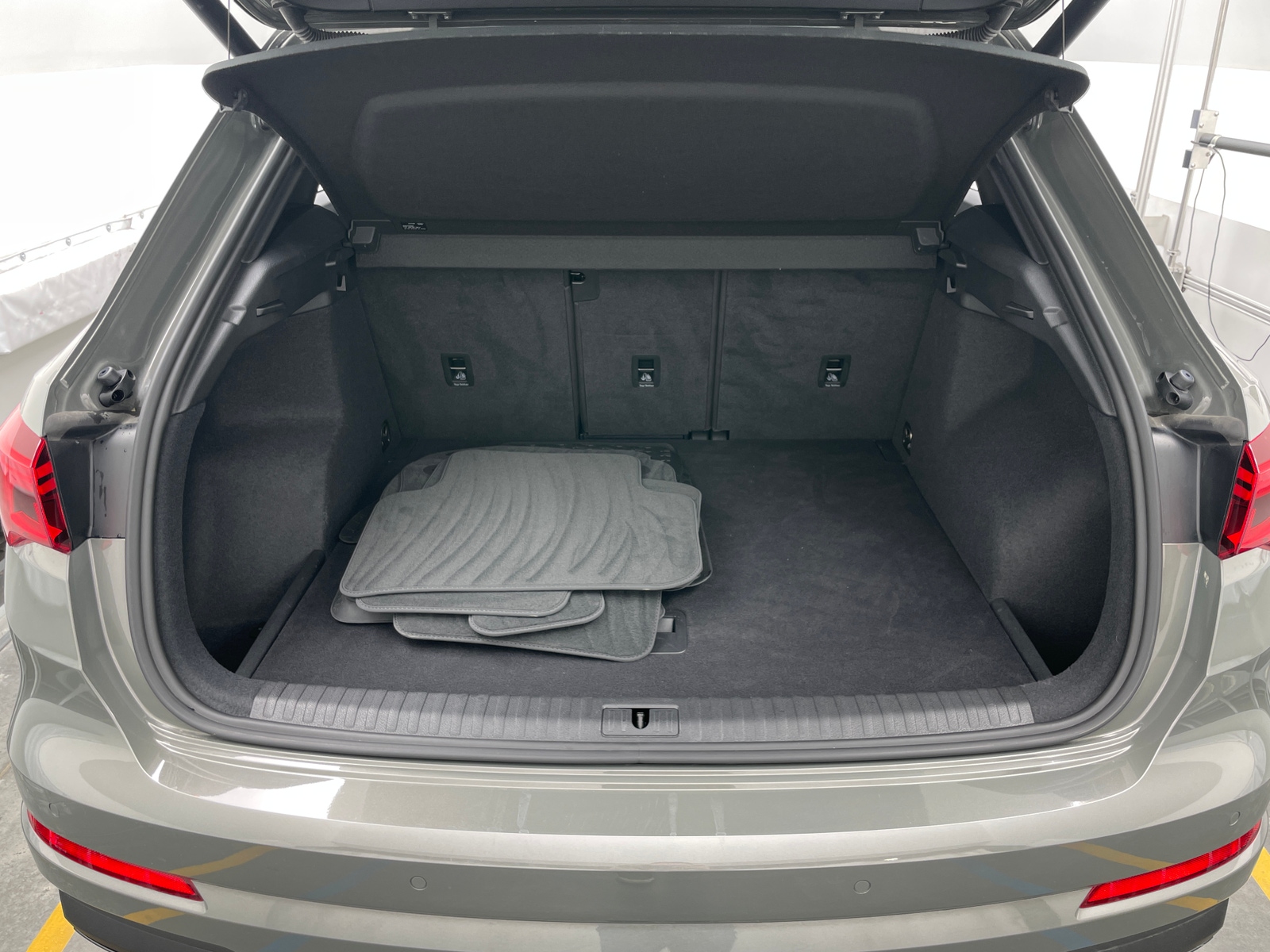 Thumbnail: 2021 Audi Q3 - 6