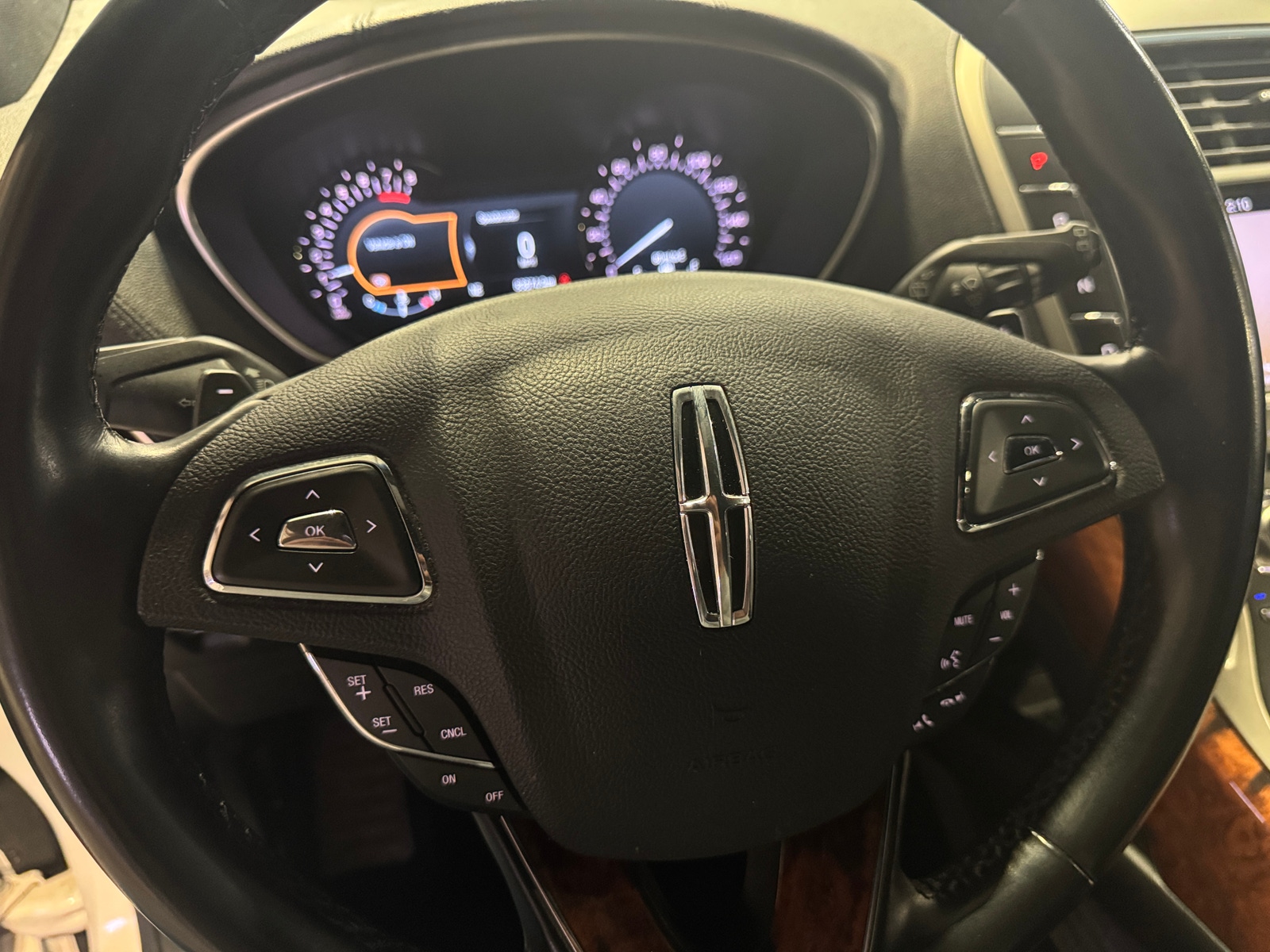 Thumbnail: 2017 Lincoln MKX - 4