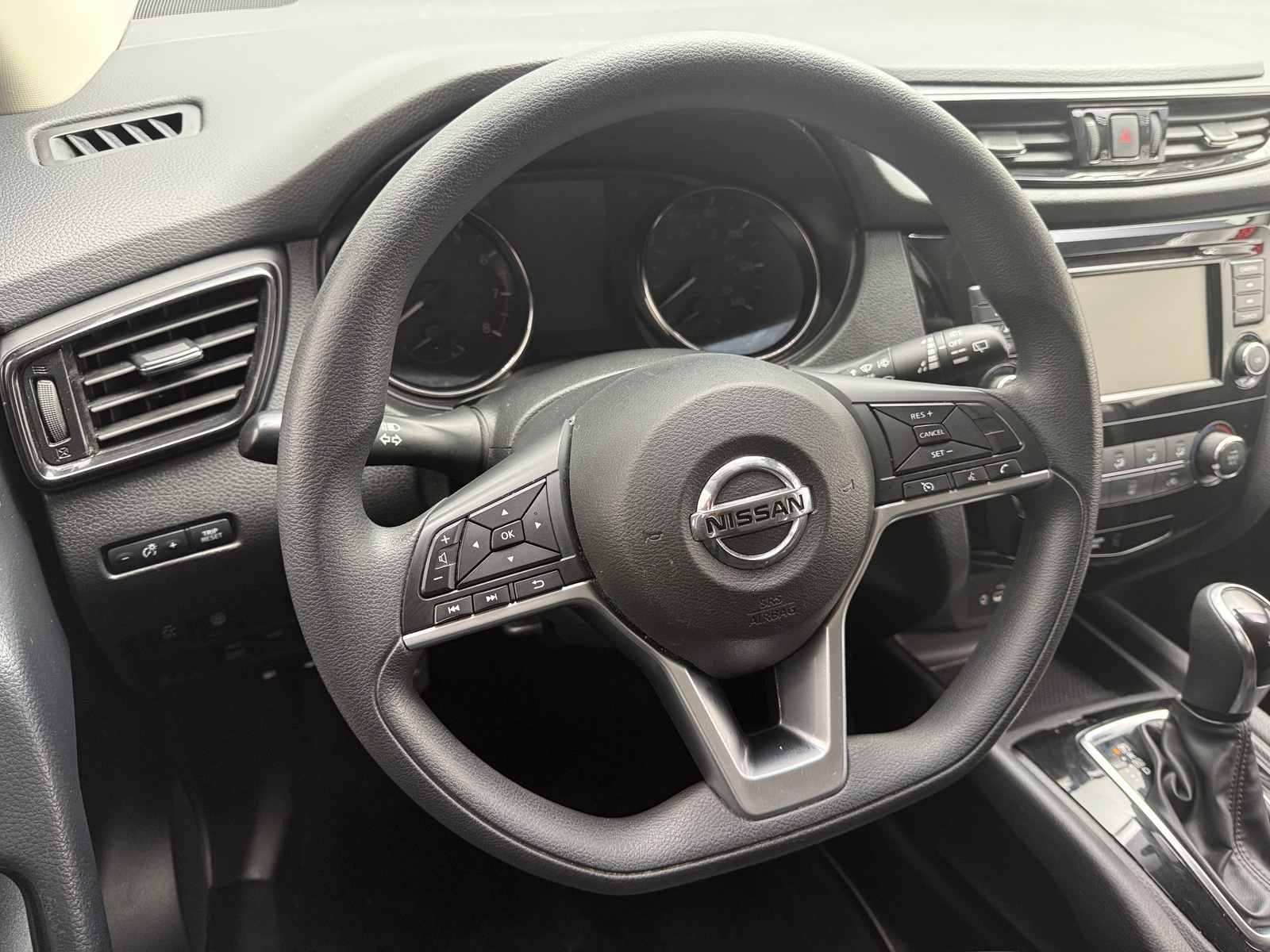 Thumbnail: 2021 Nissan Rogue Sport - 5