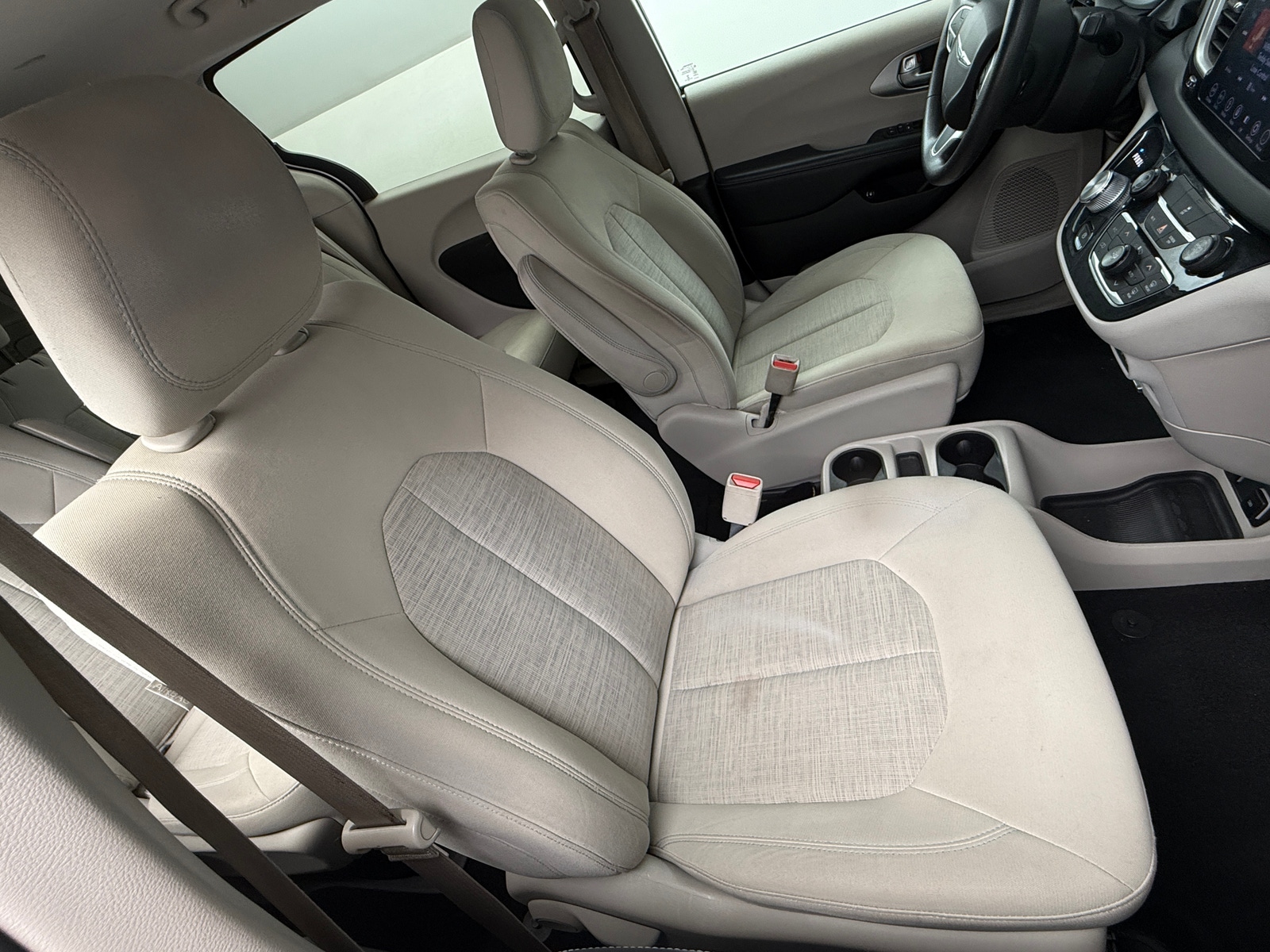 Thumbnail: 2018 Chrysler Pacifica - 2