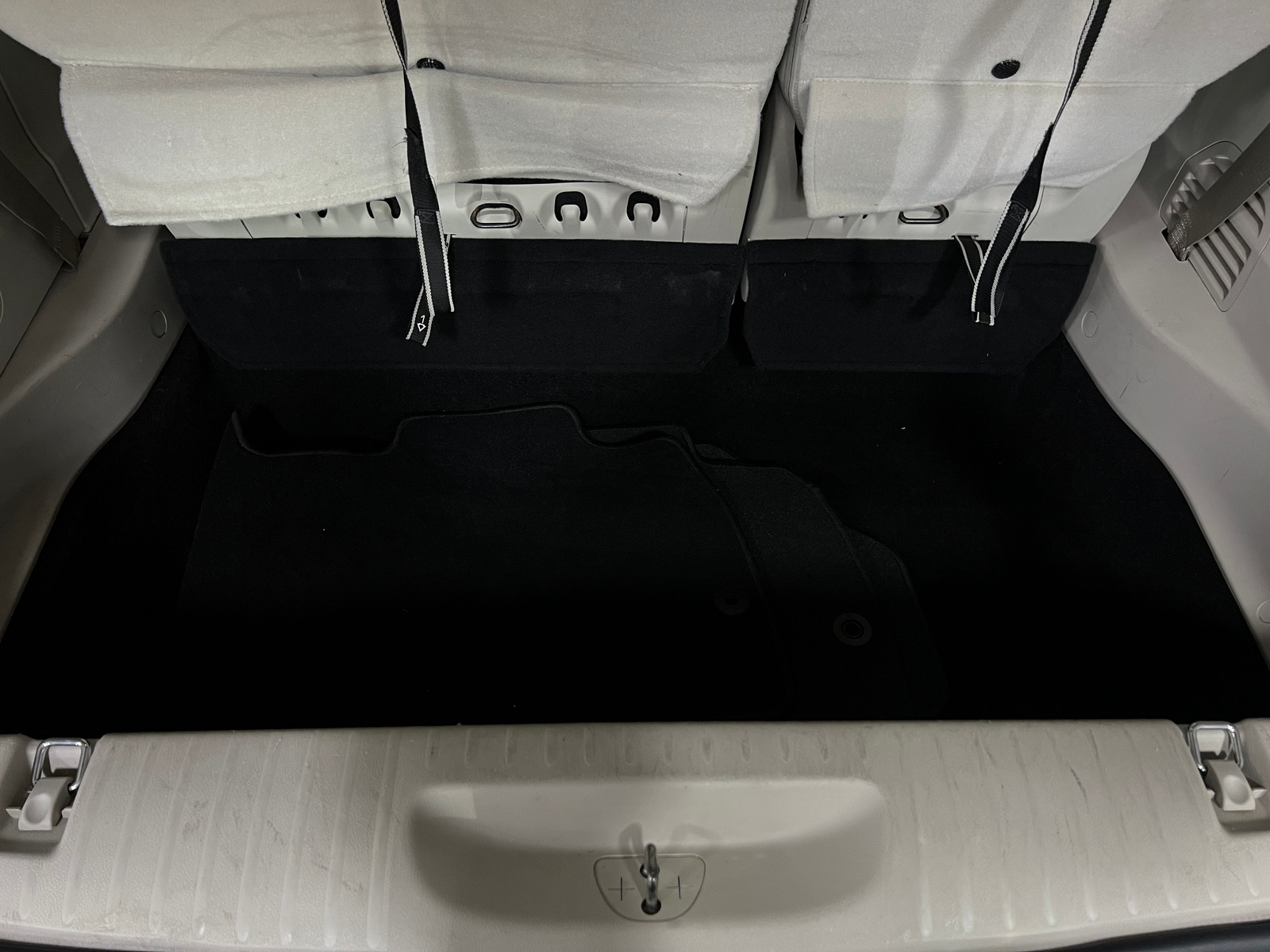 Thumbnail: 2018 Chrysler Pacifica - 7