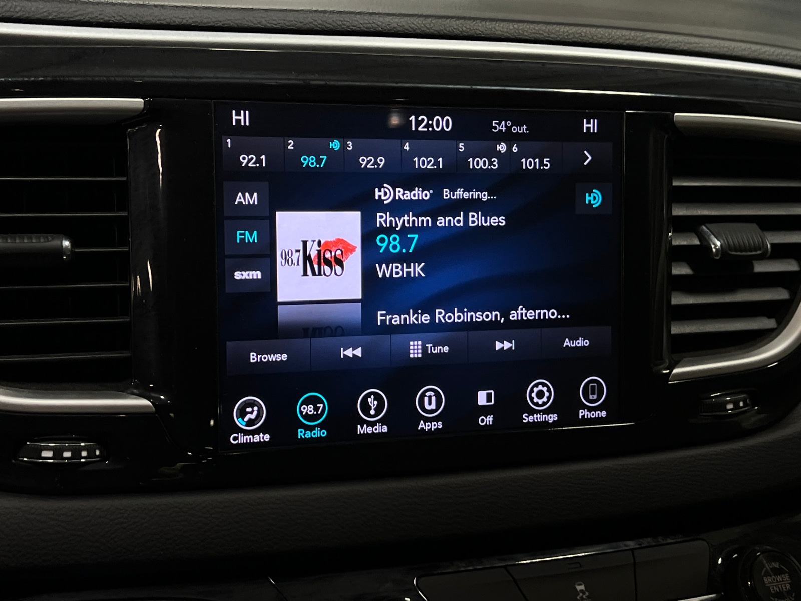 Thumbnail: 2018 Chrysler Pacifica - 4