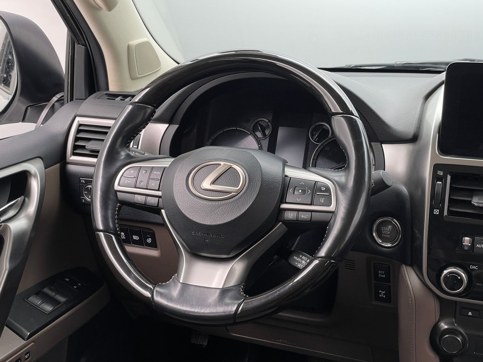 Thumbnail: 2022 Lexus GX - 4