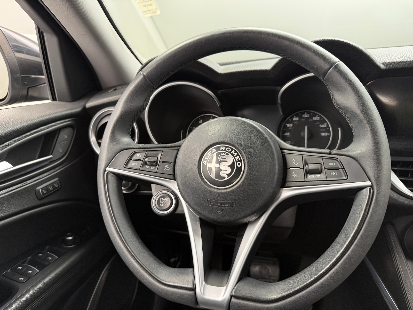 Thumbnail: 2019 Alfa Romeo Stelvio - 4