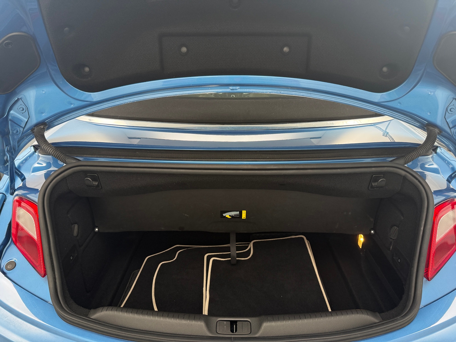 Thumbnail: 2017 Buick Cascada - 6