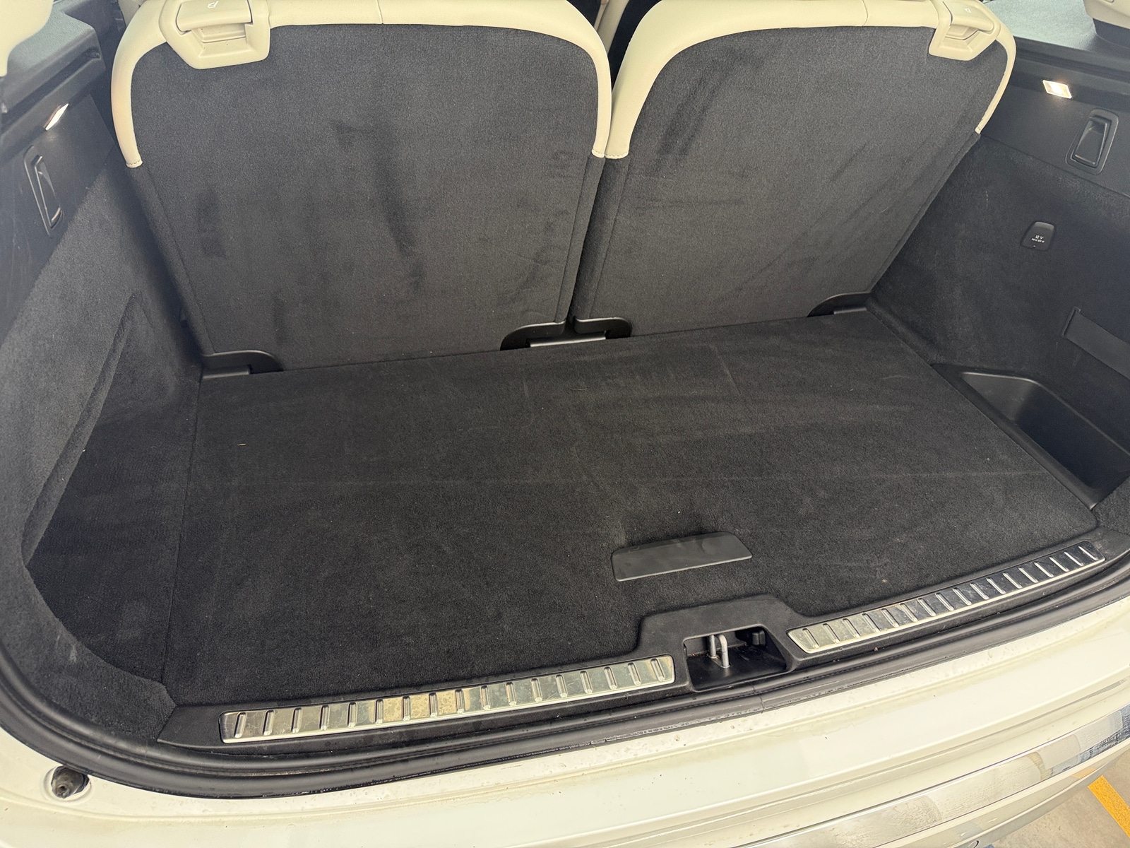 Thumbnail: 2022 Volvo XC90 - 6