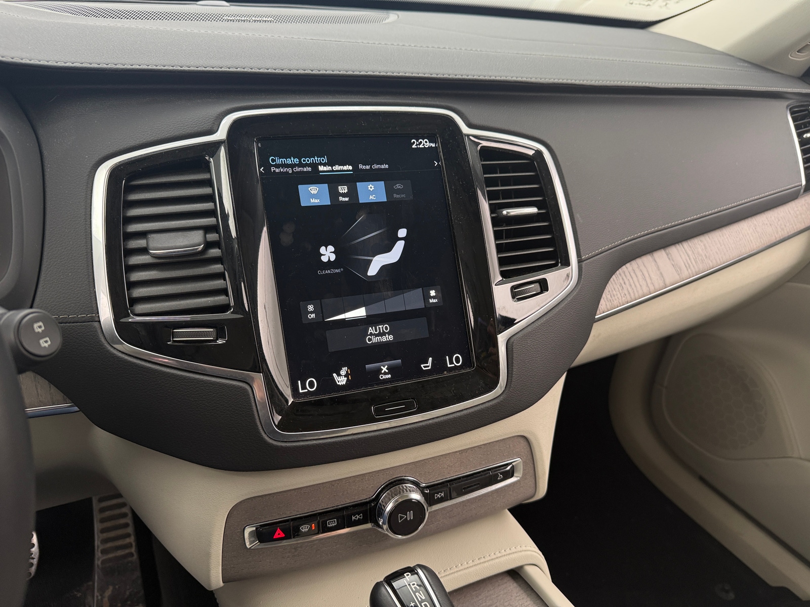 Thumbnail: 2022 Volvo XC90 - 3