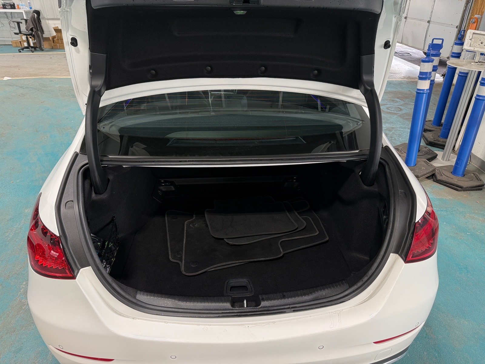 Thumbnail: 2024 Mercedes-Benz C-Class - 6