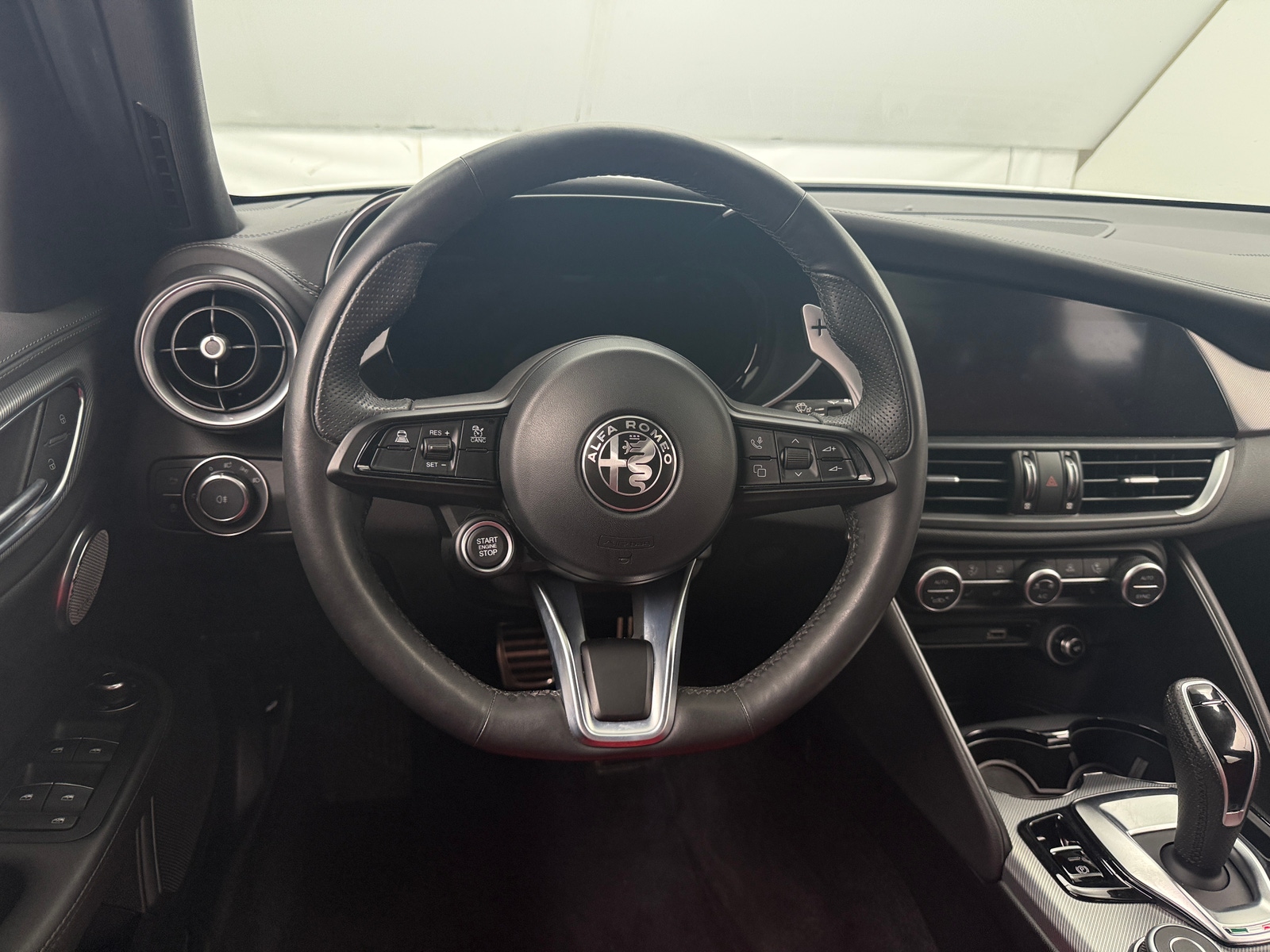 Thumbnail: 2024 Alfa Romeo Giulia - 4