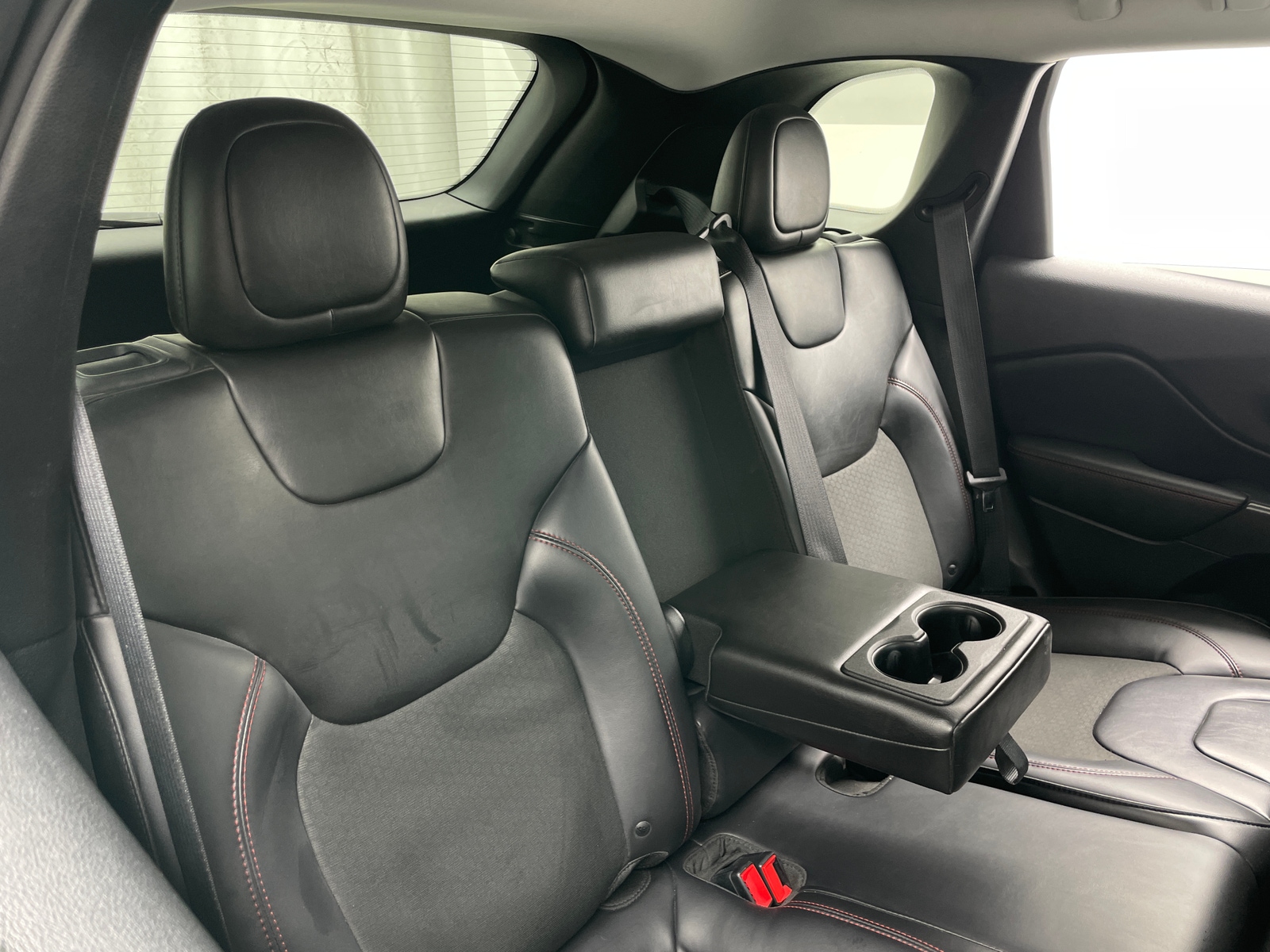 Thumbnail: 2019 Jeep Cherokee - 6