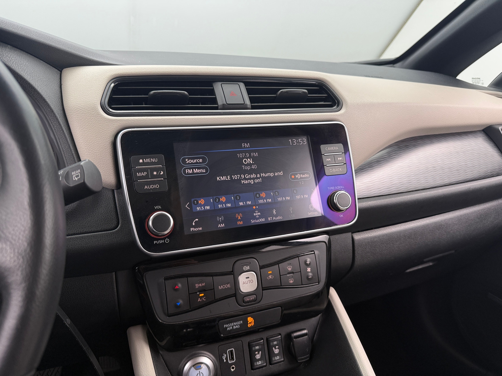 Thumbnail: 2019 Nissan Leaf - 3