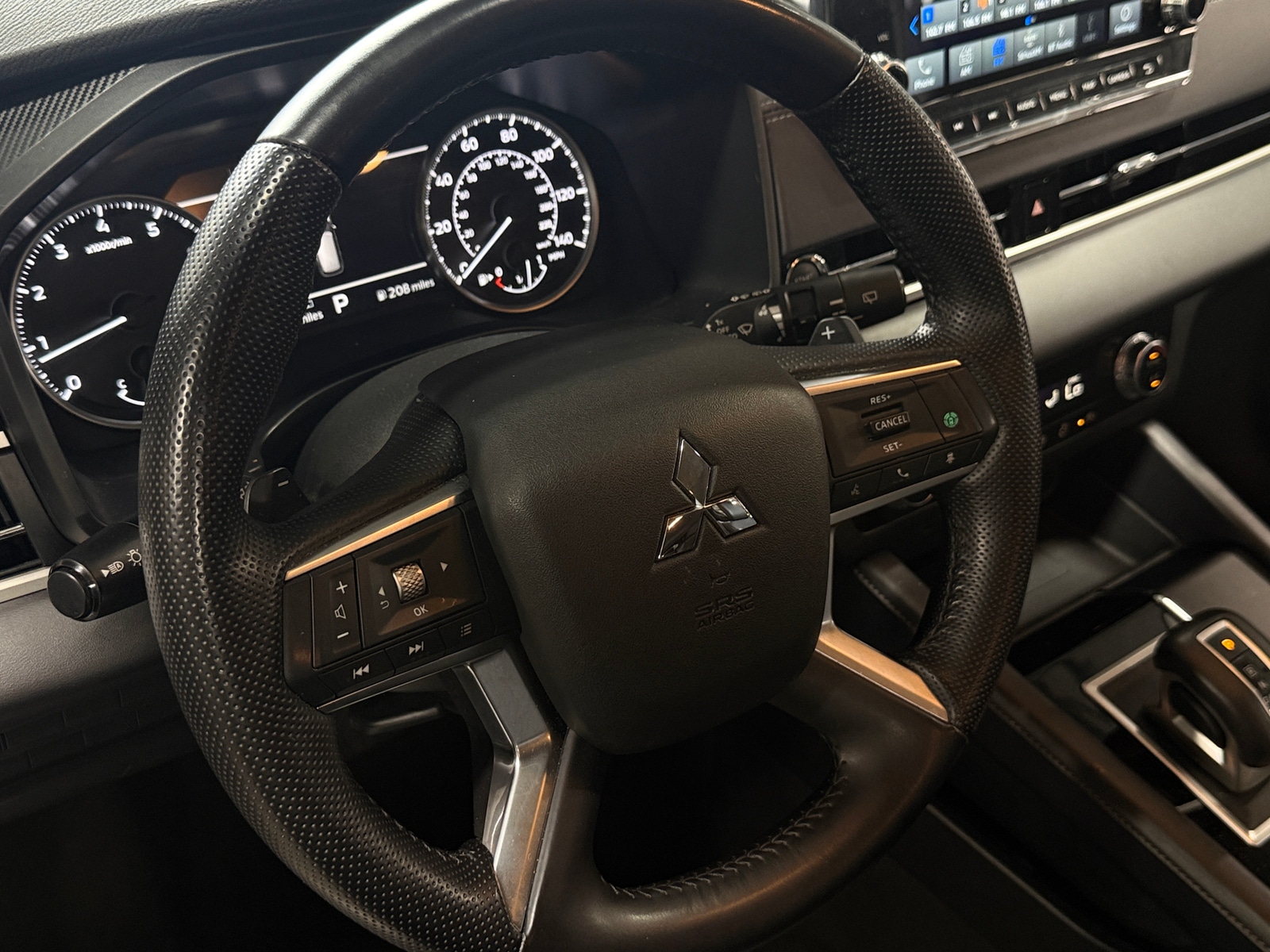 Thumbnail: 2024 Mitsubishi Outlander - 4