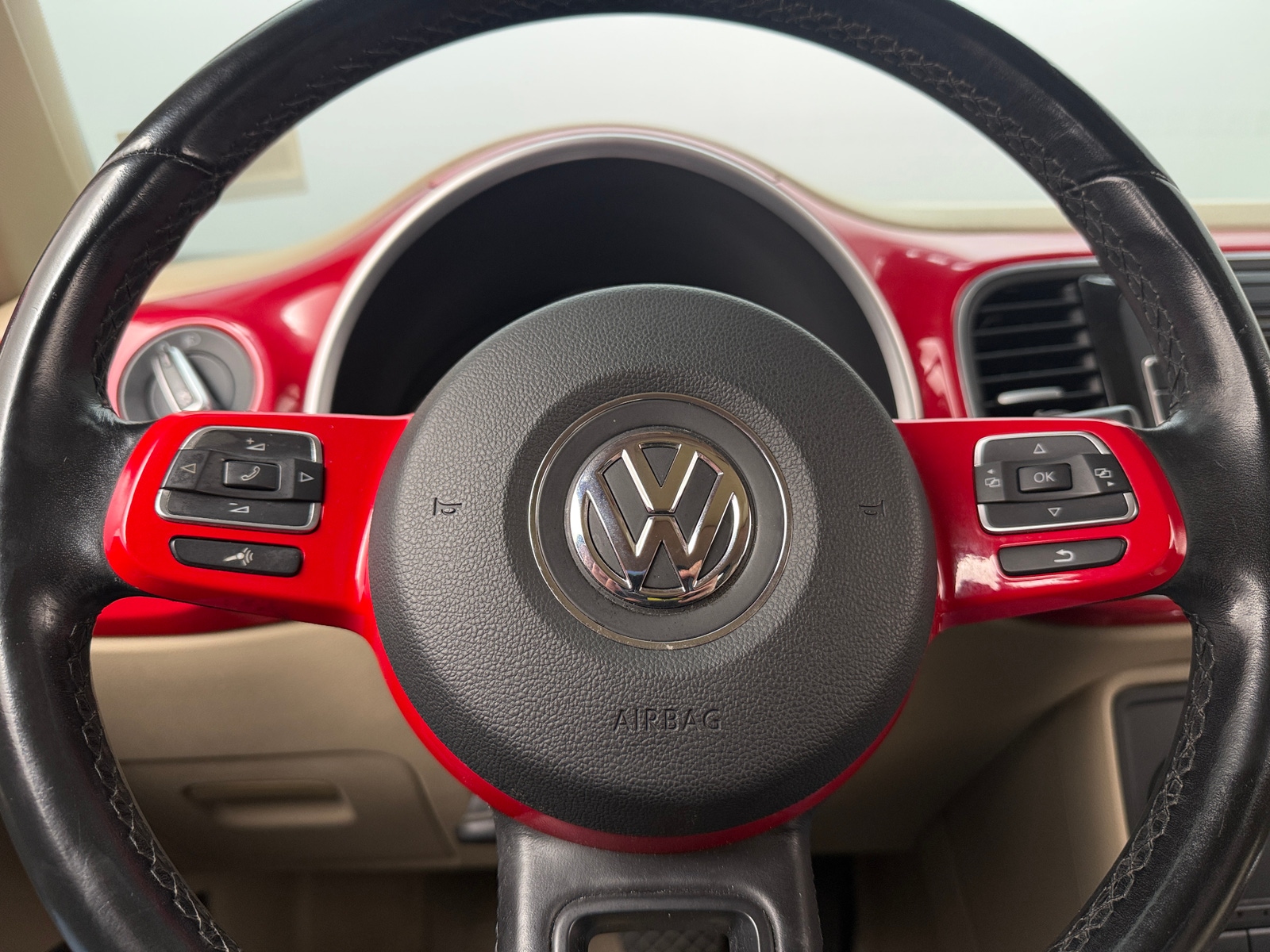 Thumbnail: 2014 Volkswagen Beetle - 4