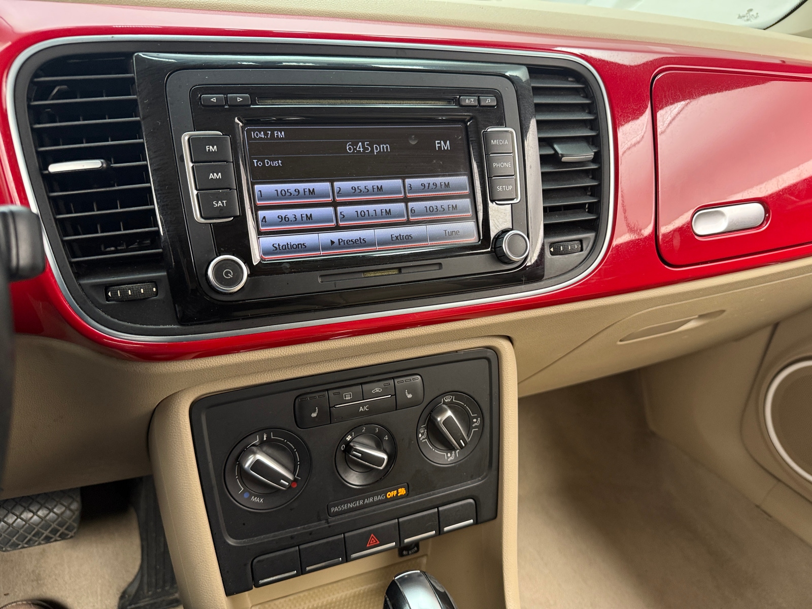 Thumbnail: 2014 Volkswagen Beetle - 3