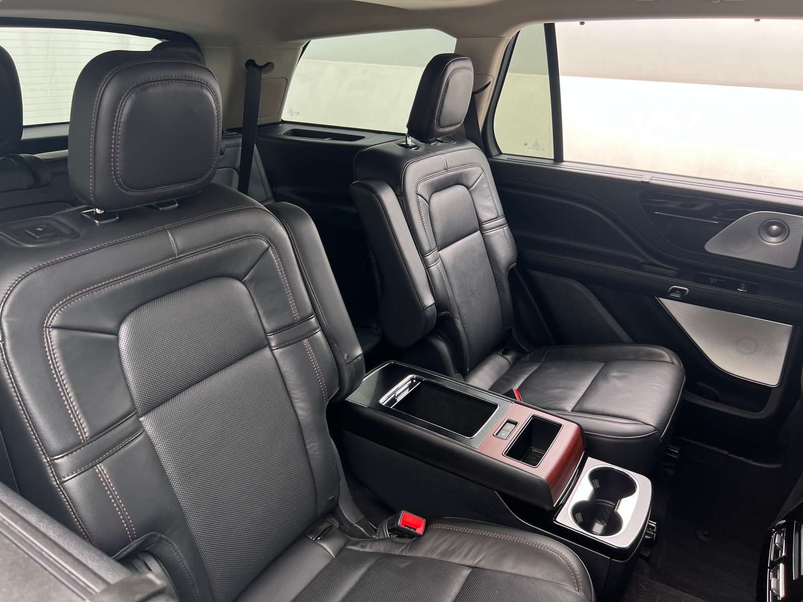 Thumbnail: 2022 Lincoln Aviator - 5