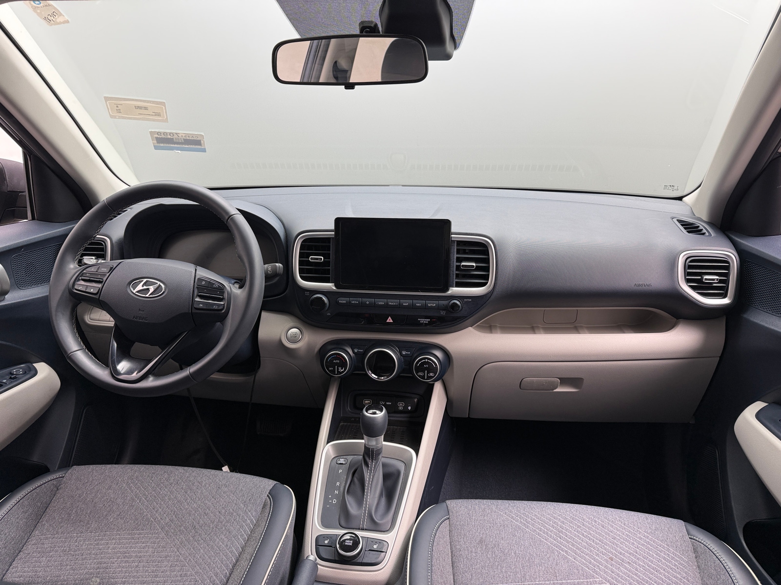 Thumbnail: 2024 Hyundai Venue - 3