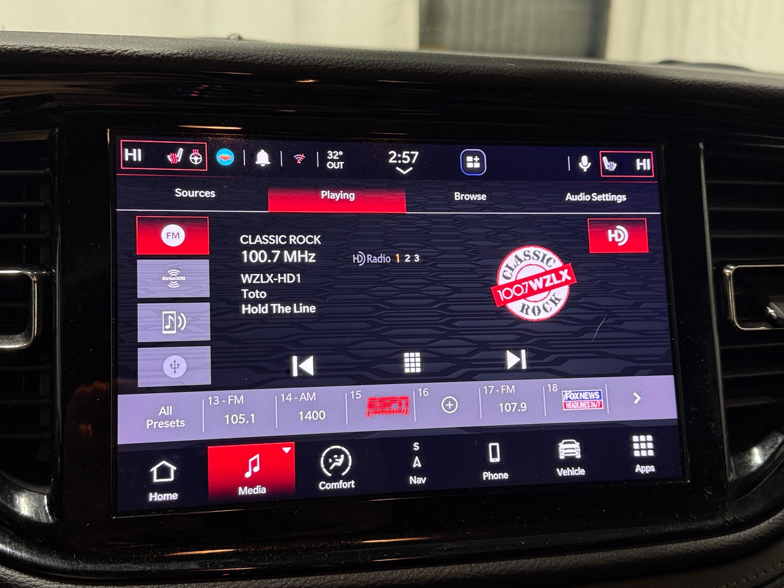 Thumbnail: 2022 Dodge Durango - 3