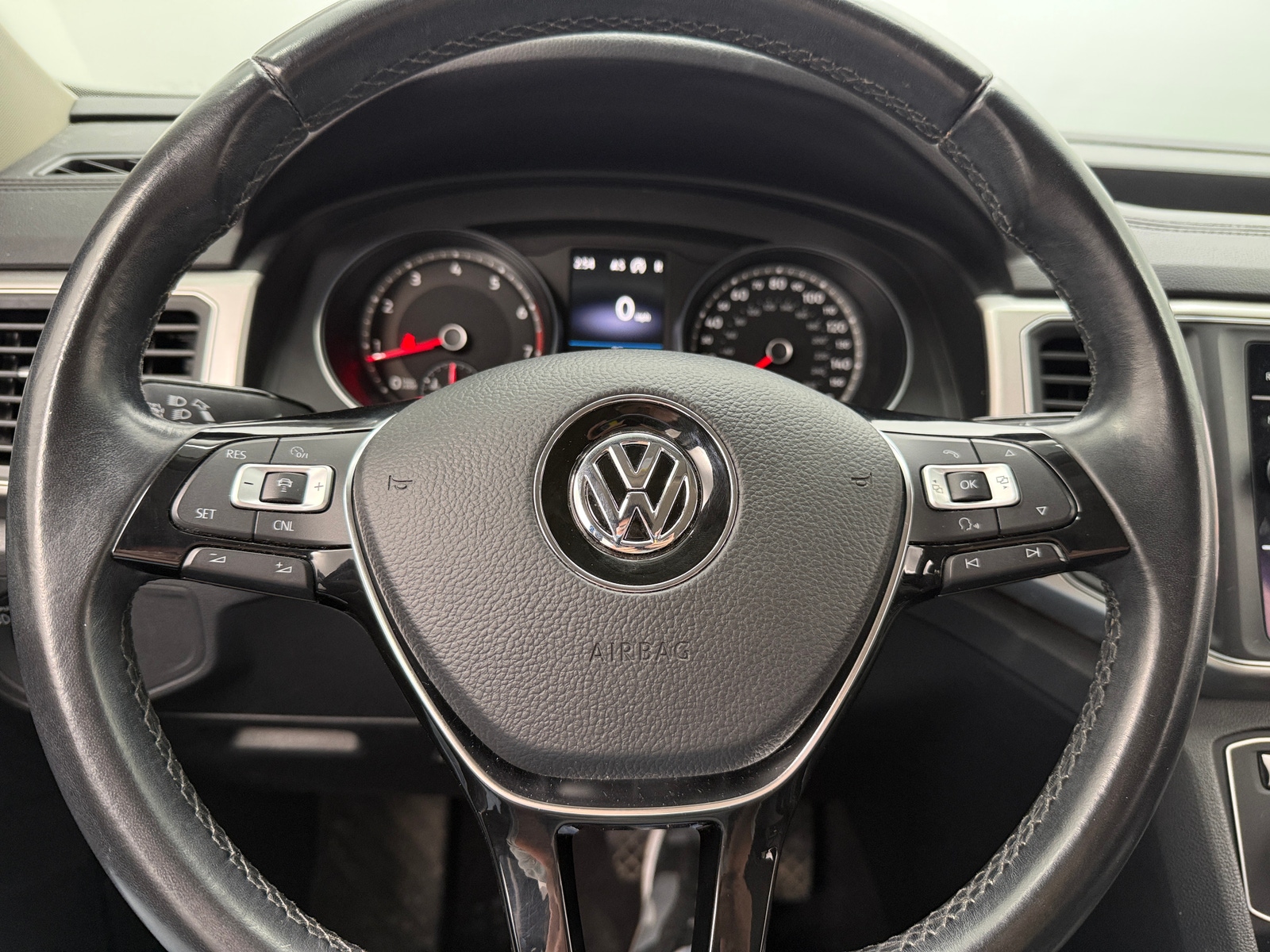 Thumbnail: 2018 Volkswagen Atlas - 4