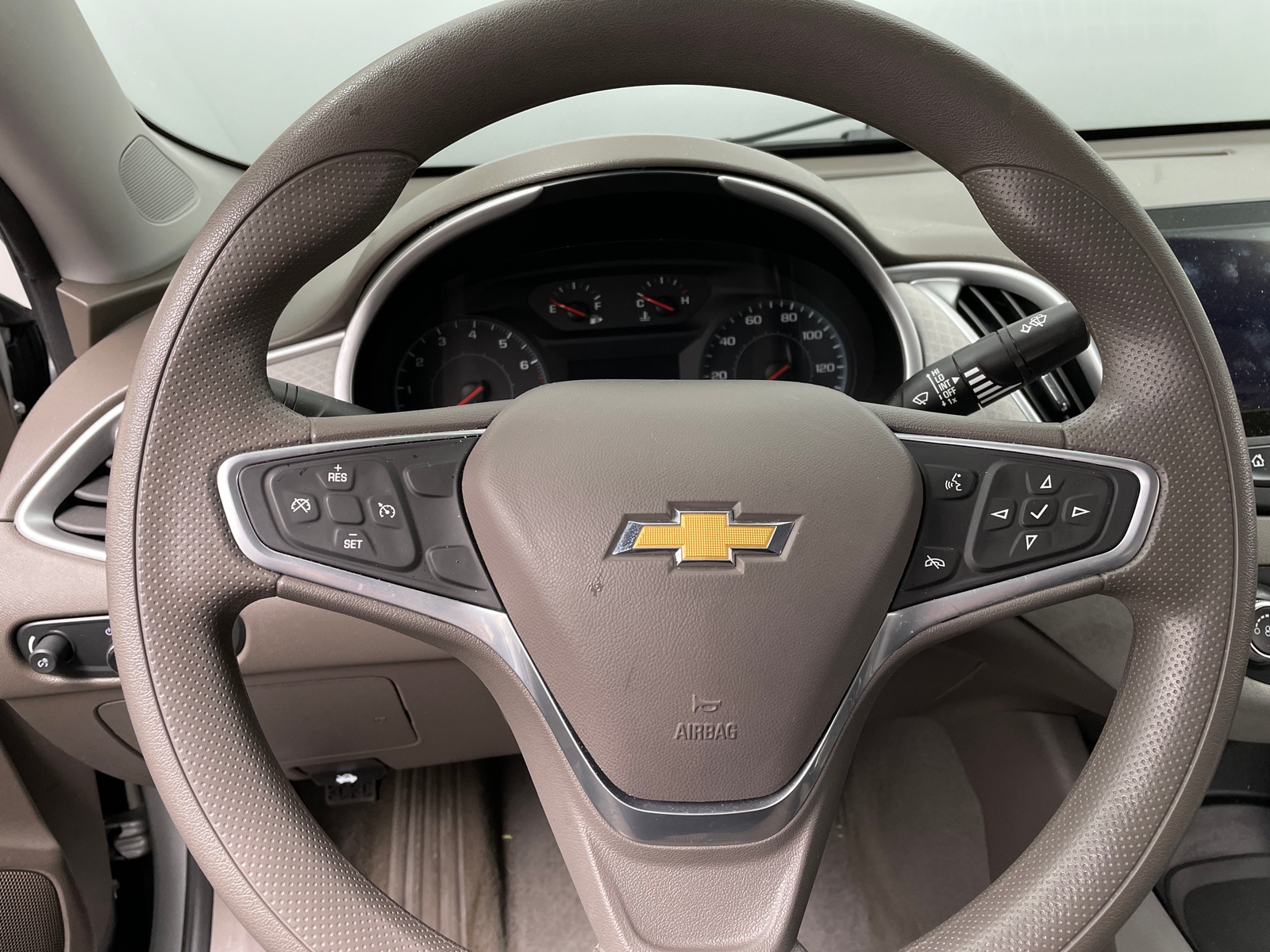 Thumbnail: 2022 Chevrolet Malibu - 5