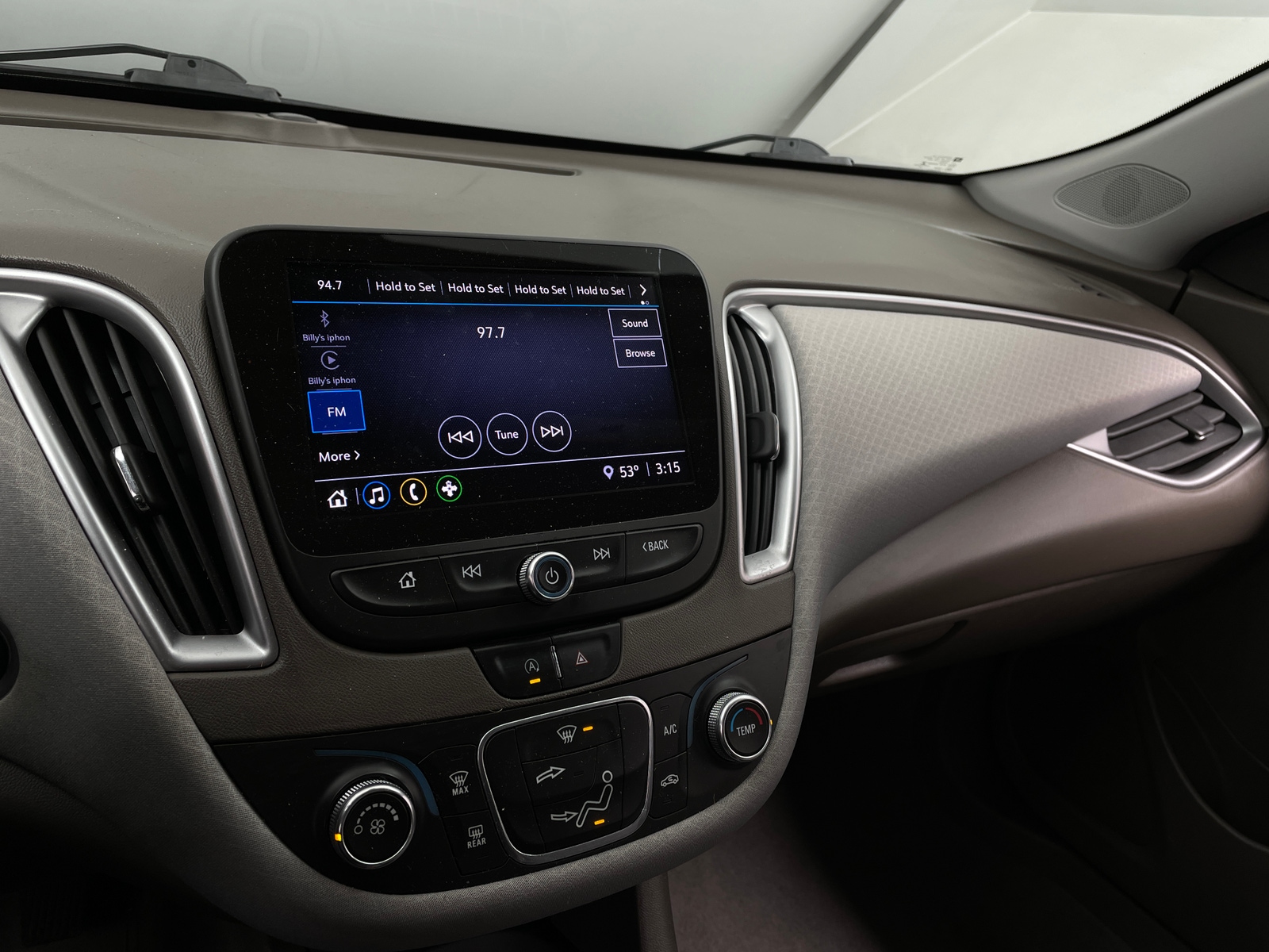 Thumbnail: 2022 Chevrolet Malibu - 4