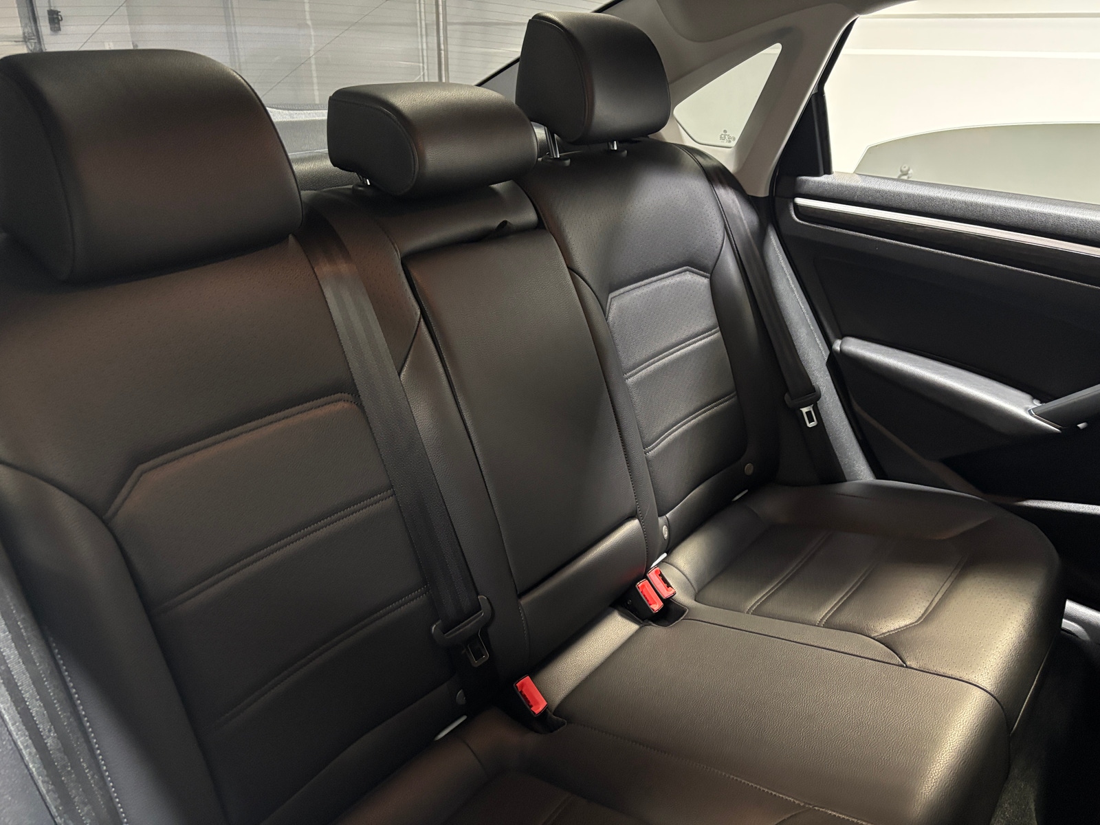 Thumbnail: 2017 Volkswagen Passat - 5