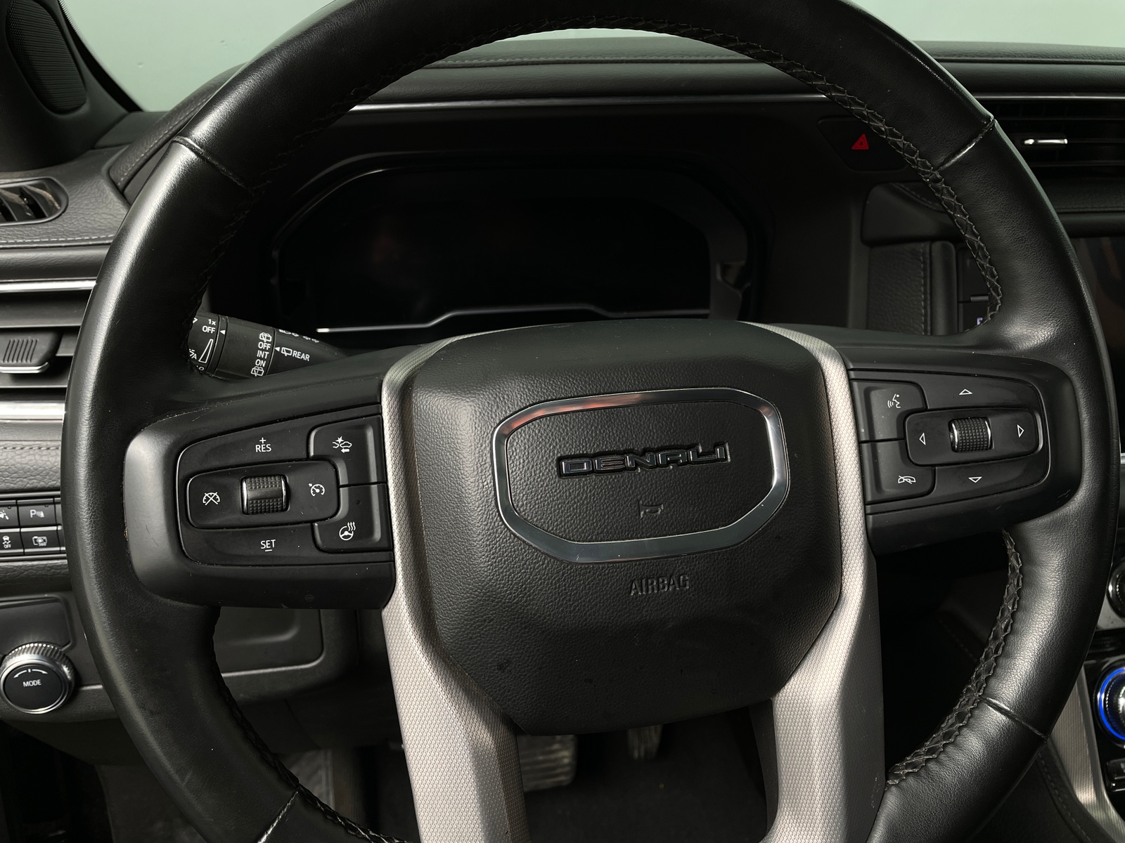 Thumbnail: 2023 GMC Yukon - 4