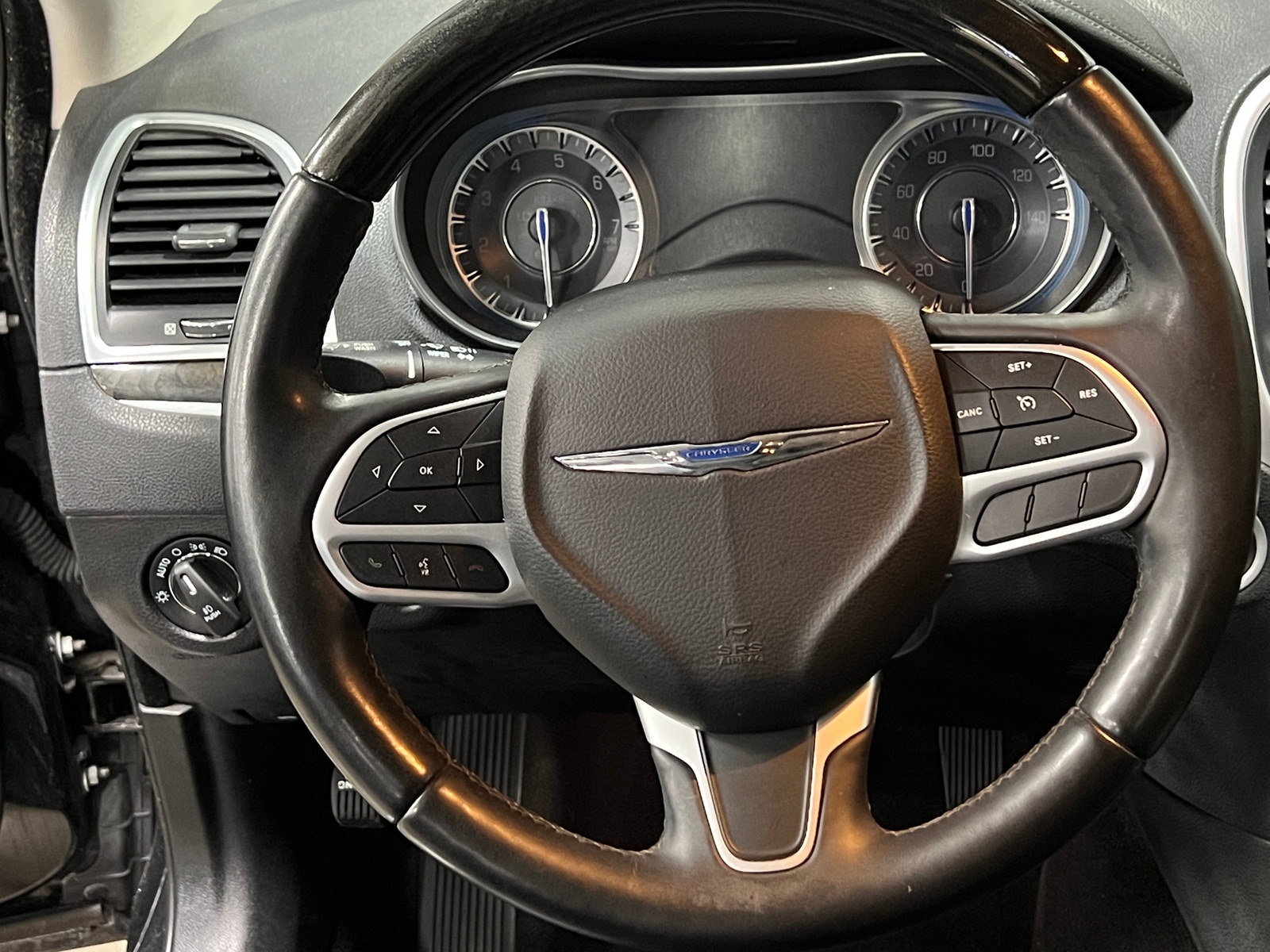 Thumbnail: 2019 Chrysler 300 - 4