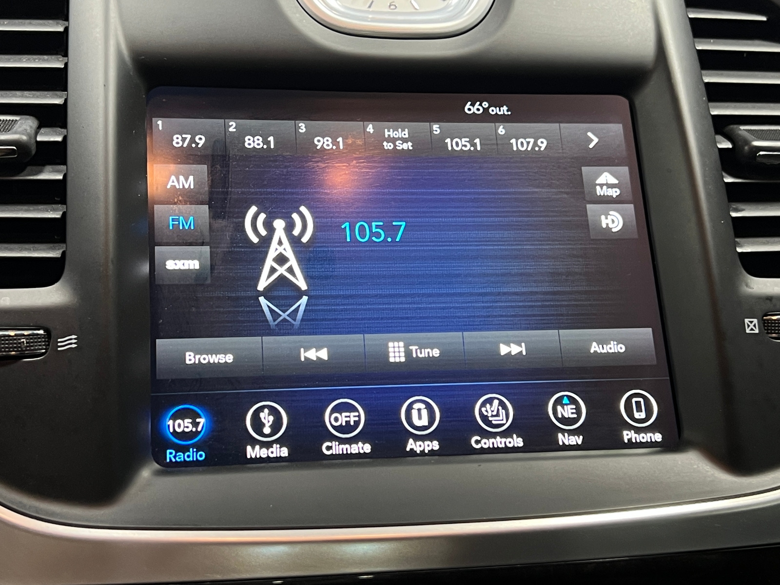 Thumbnail: 2019 Chrysler 300 - 3