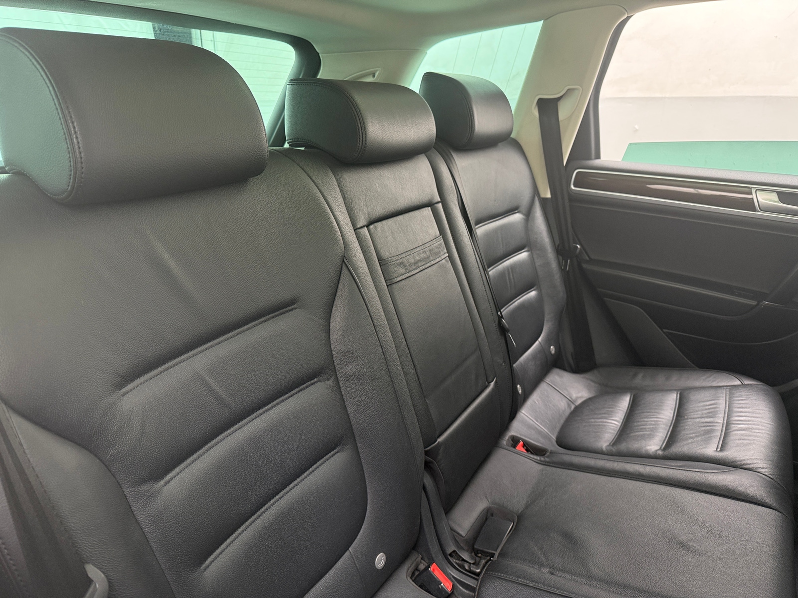 Thumbnail: 2016 Volkswagen Touareg - 6