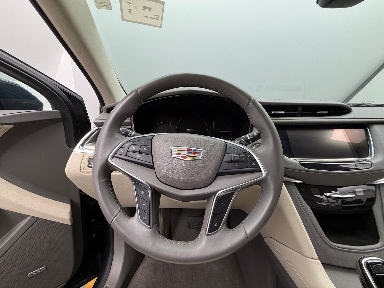 Thumbnail: 2017 Cadillac XT5 - 4