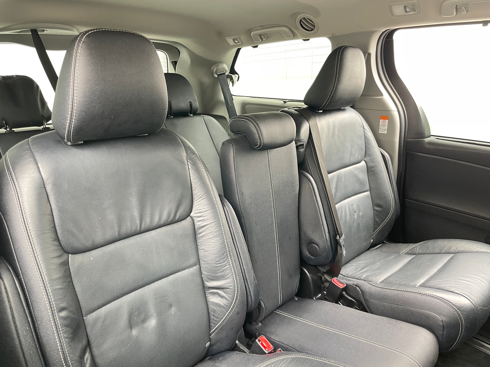 Thumbnail: 2016 Toyota Sienna - 5