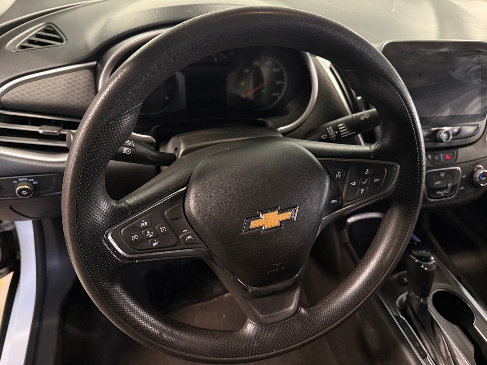 Thumbnail: 2020 Chevrolet Malibu - 5