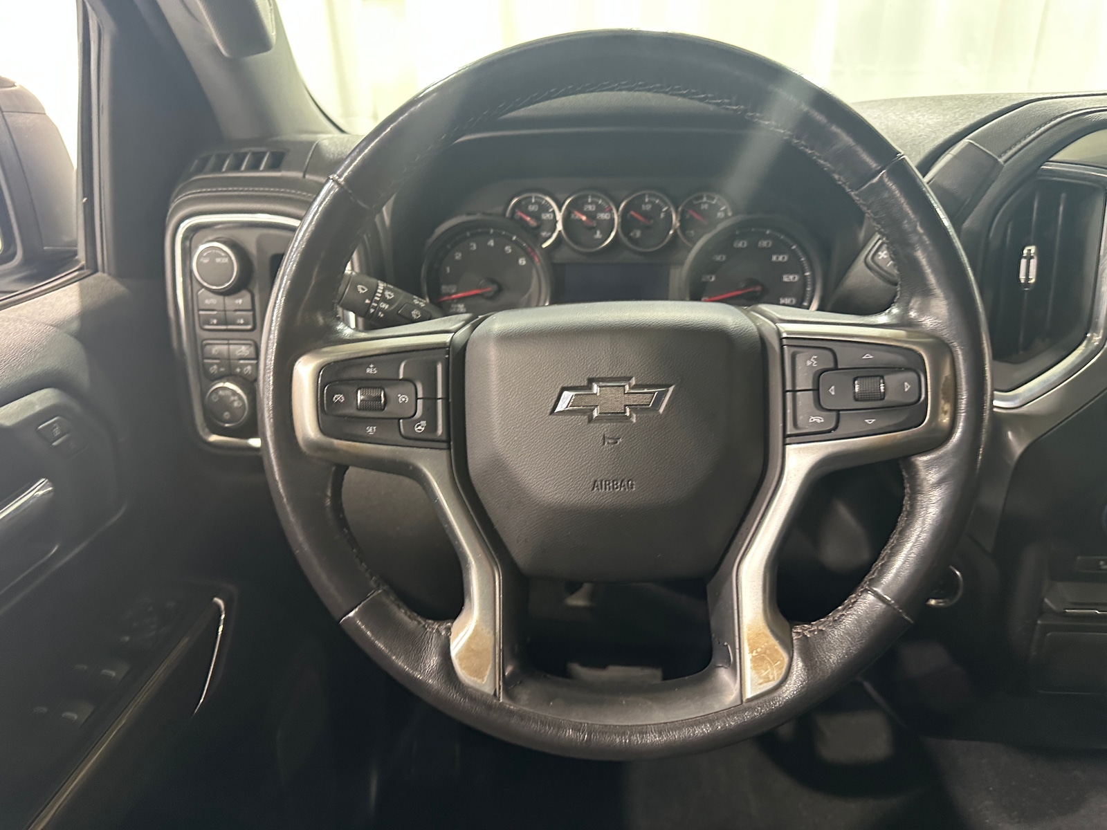 Thumbnail: 2020 Chevrolet Silverado 1500 - 5