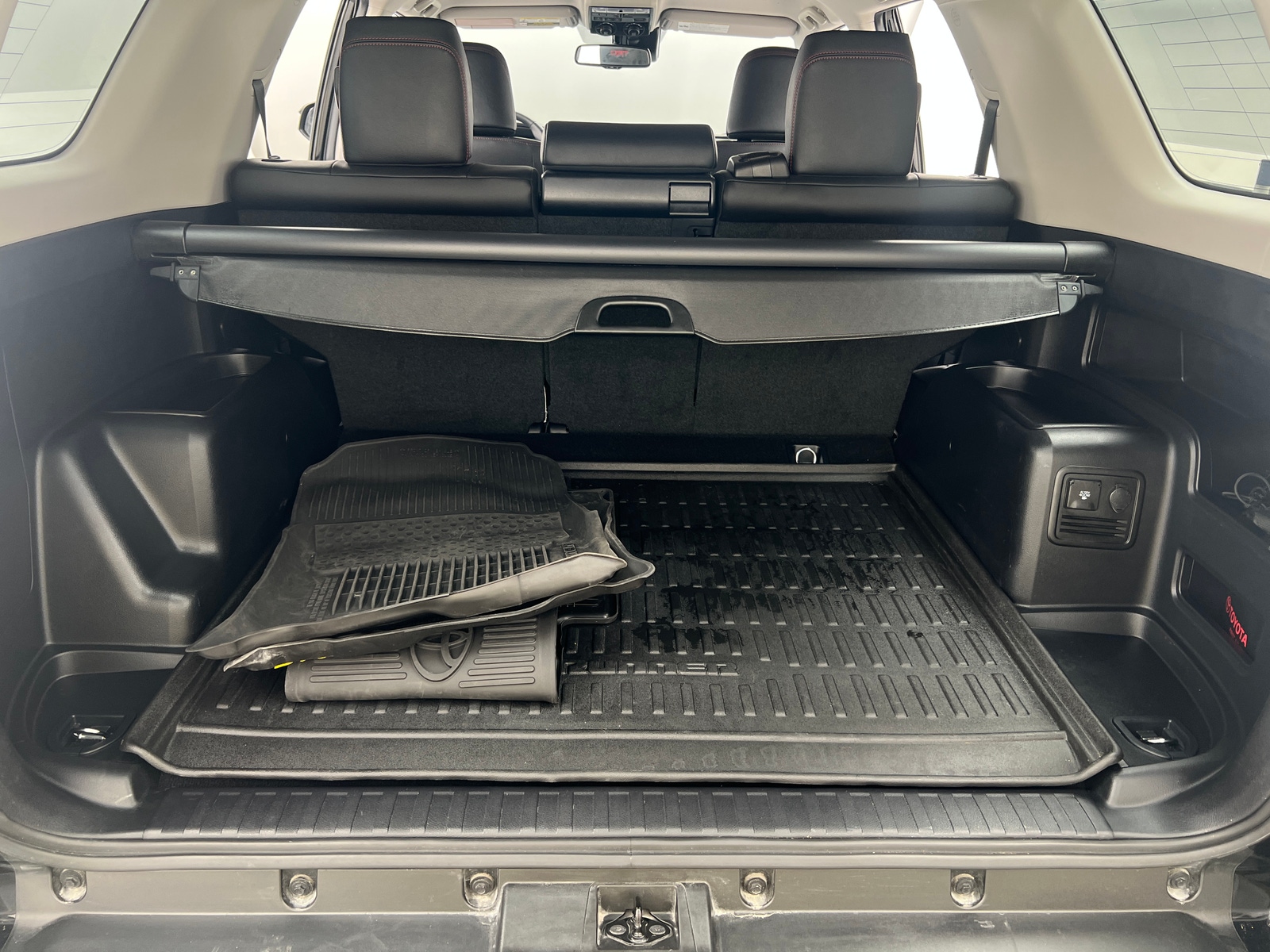 Thumbnail: 2022 Toyota 4Runner - 6