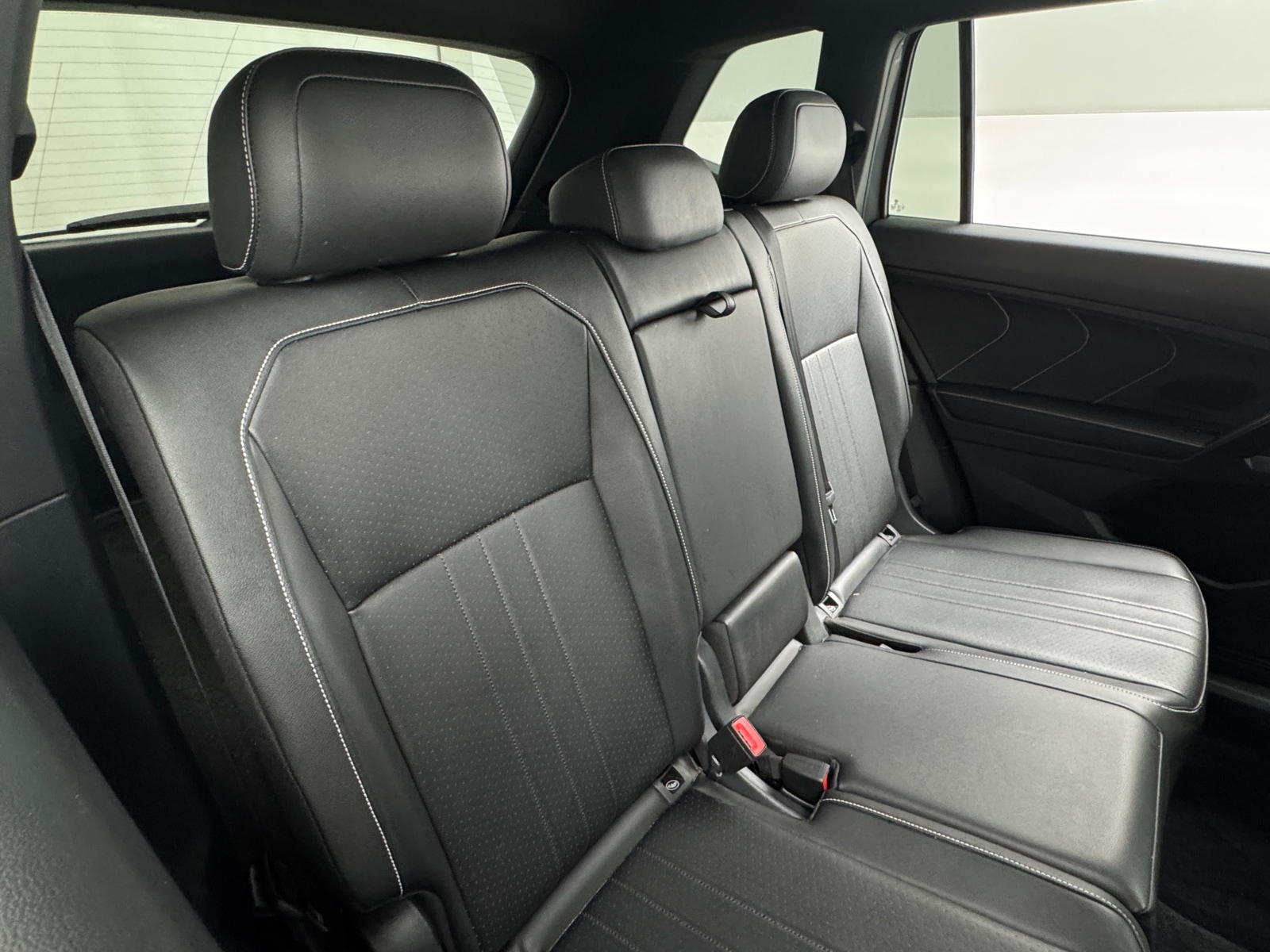 Thumbnail: 2022 Volkswagen Tiguan - 5