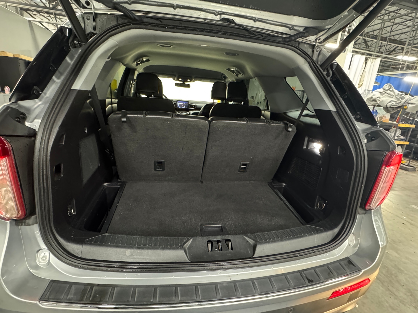 Thumbnail: 2021 Ford Explorer - 6