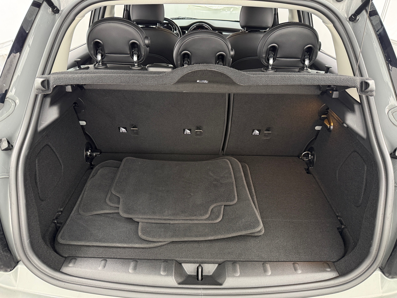 Thumbnail: 2022 MINI Cooper Hardtop - 6