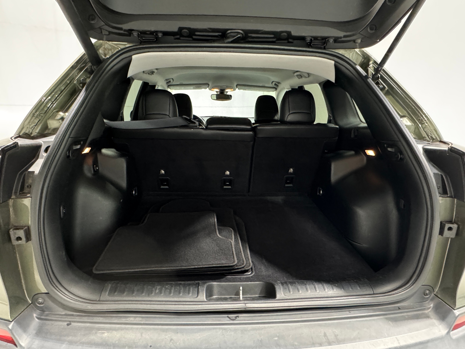 Thumbnail: 2019 Jeep Cherokee - 6