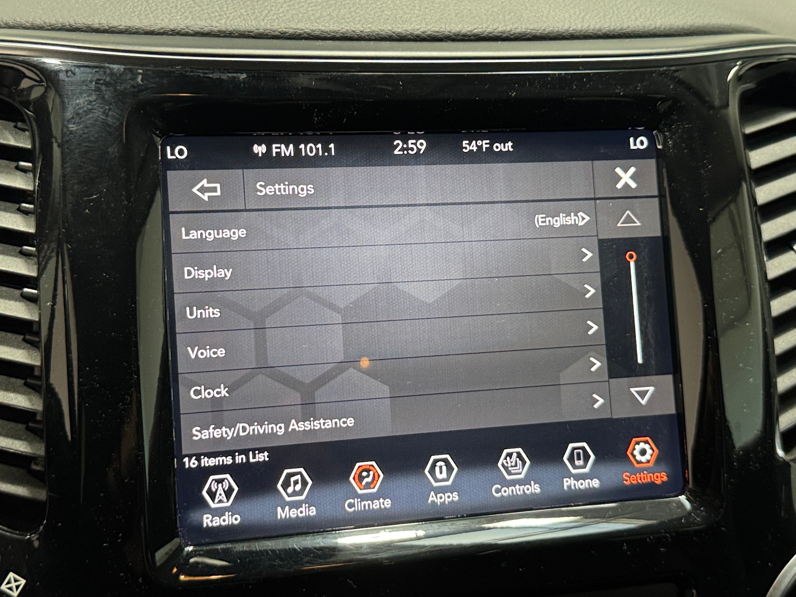 Thumbnail: 2019 Jeep Cherokee - 3