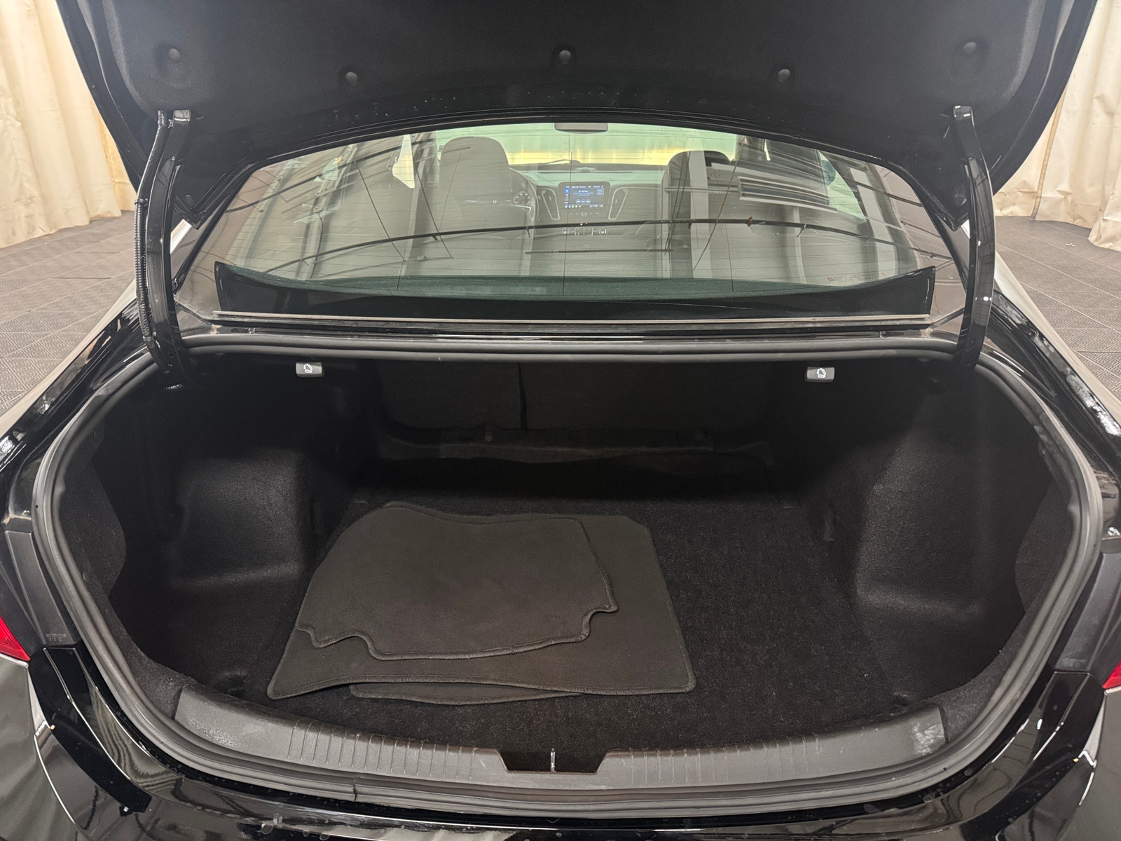 Thumbnail: 2024 Chevrolet Malibu - 7