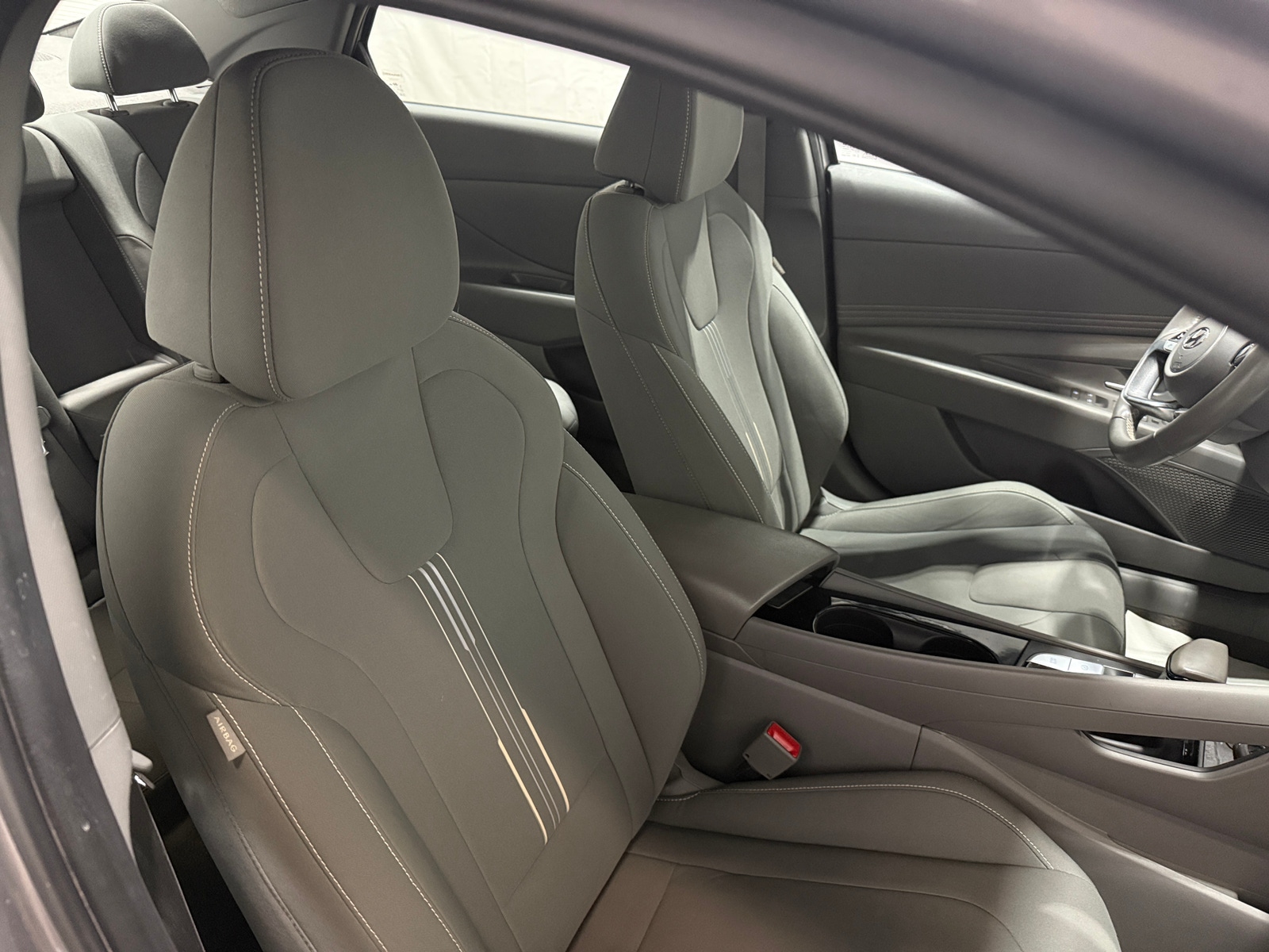 Thumbnail: 2022 Hyundai Elantra - 2